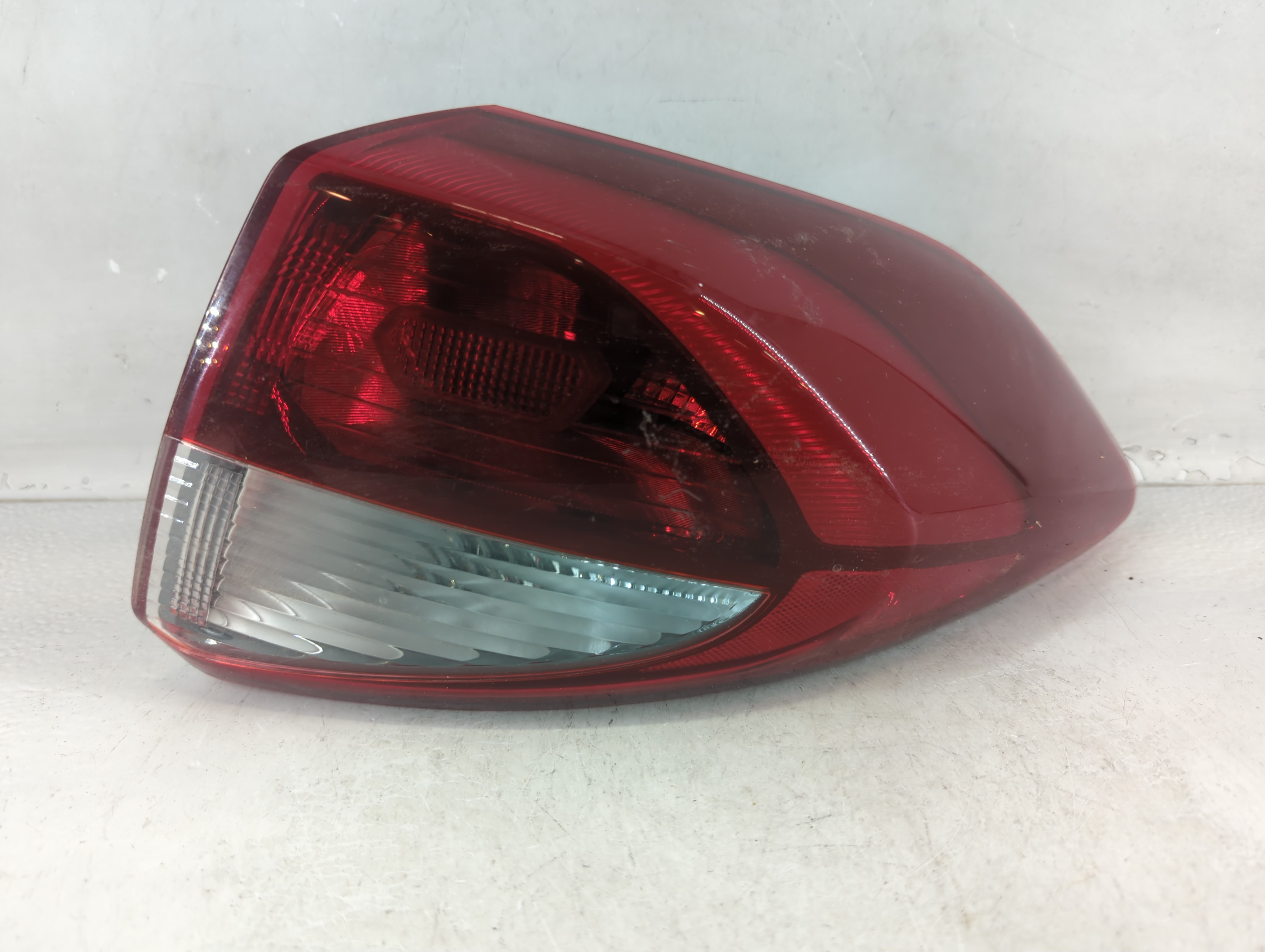 Picture of 2016-2018 Hyundai Tucson Passenger Right Side Tail Light Taillight Oem 1048497
