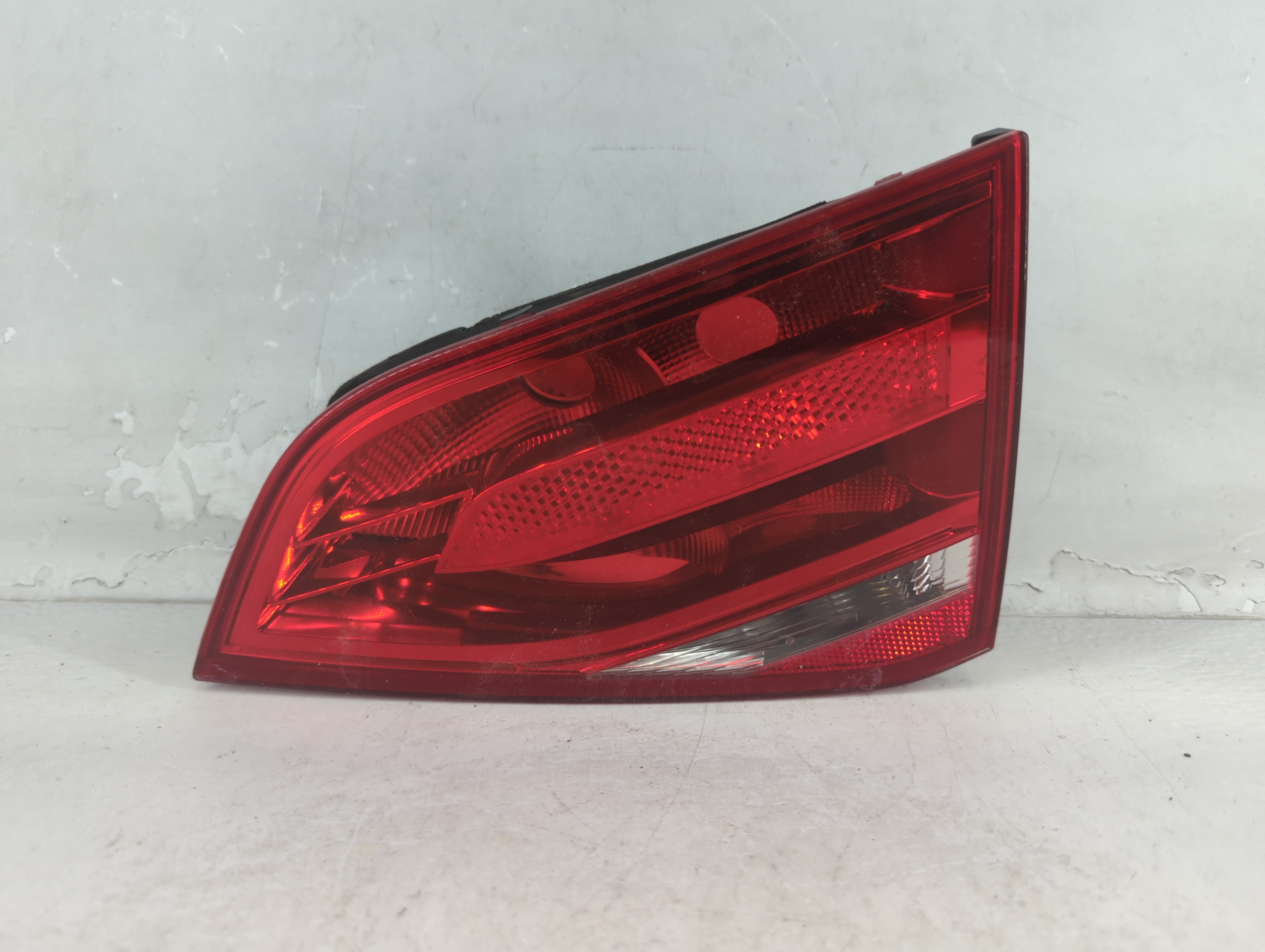 Picture of 2009-2012 Audi A4 Passenger Right Side Tail Light Taillight Oem 1048503