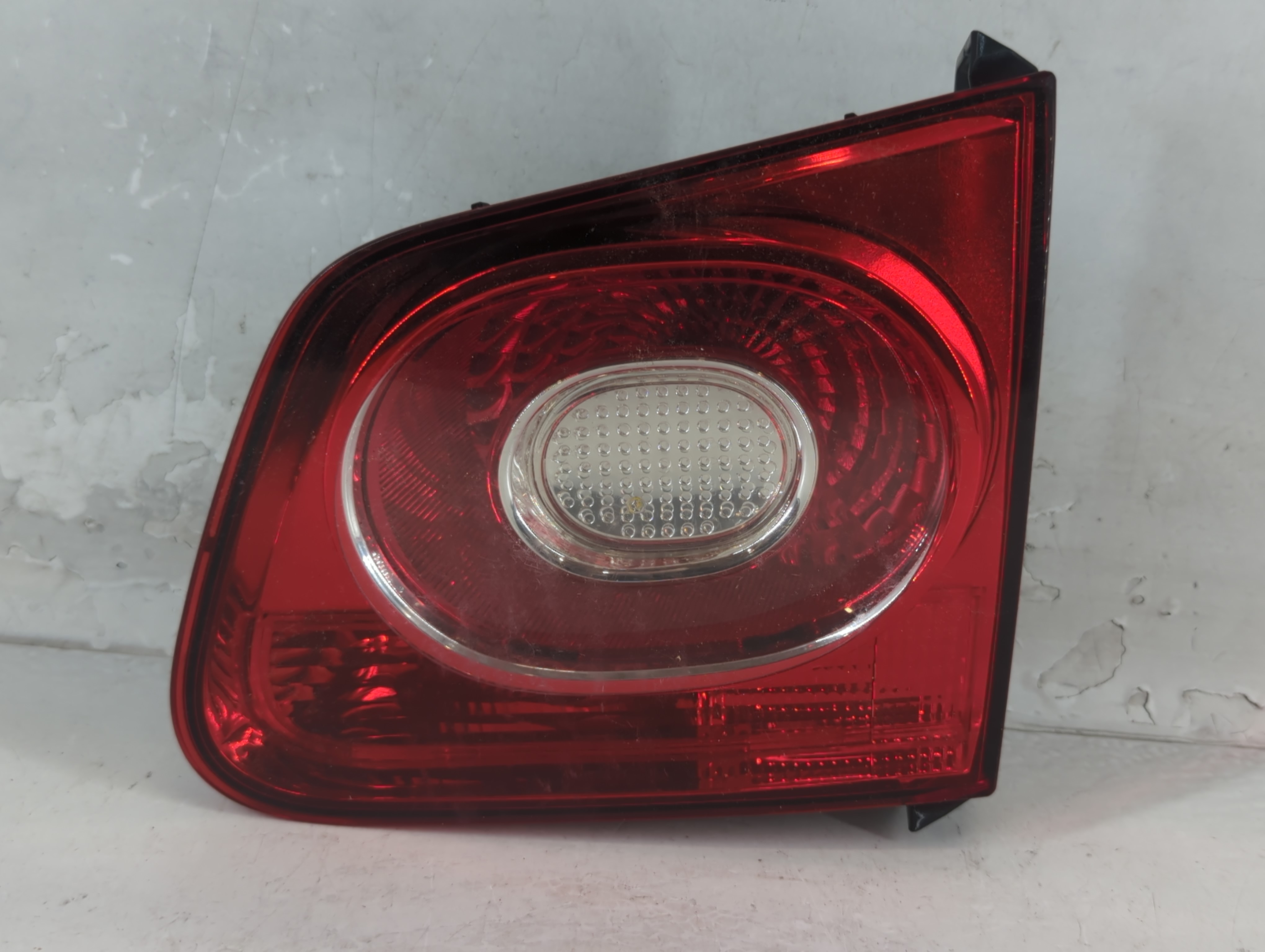 Picture of 2009 Volkswagen Tiguan Passenger Right Side Tail Light Taillight Oem 1048504