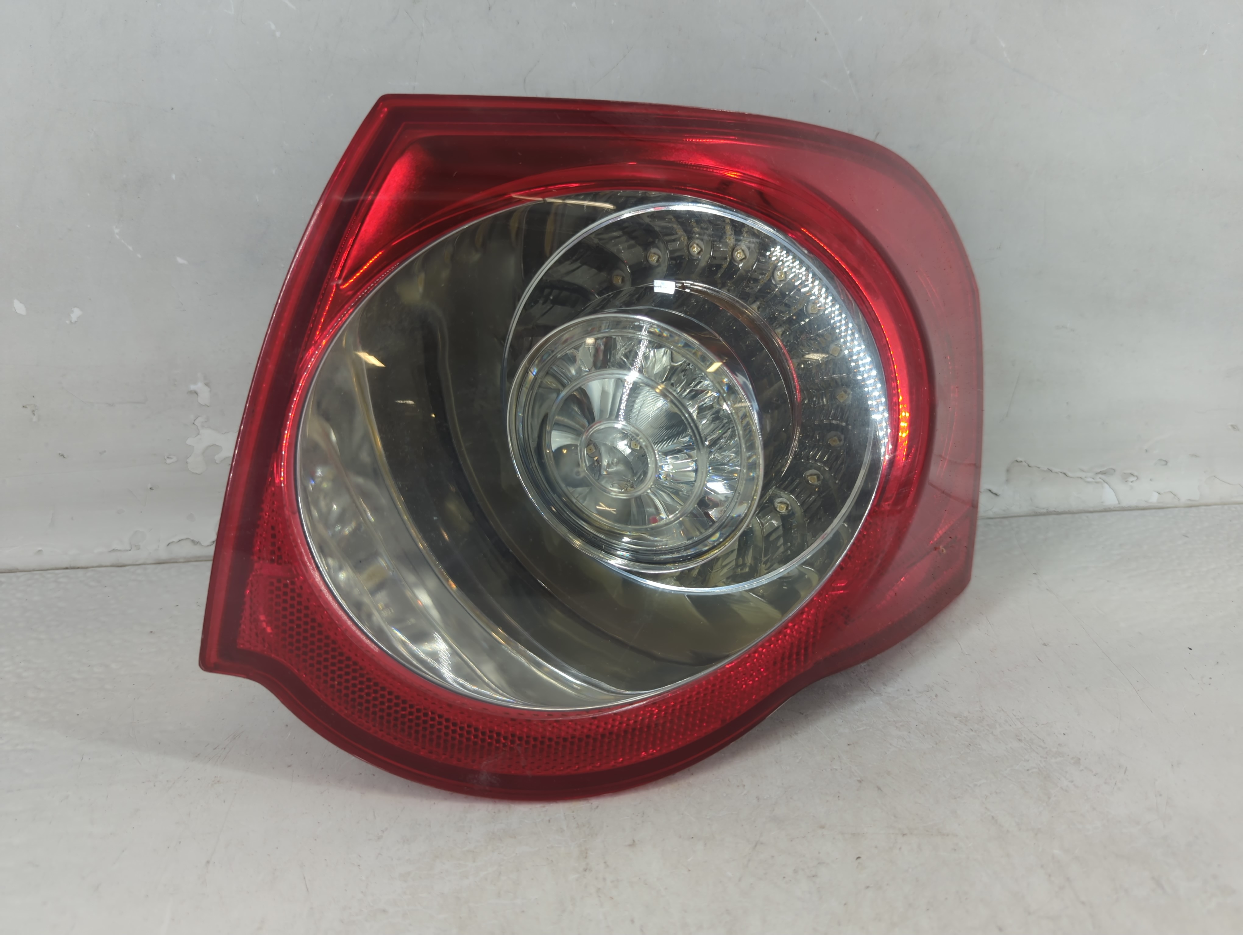 2008 Volkswagen Passat Passenger Right Side Tail Light Taillight Oem 1048516 - Oemusedautoparts1.com