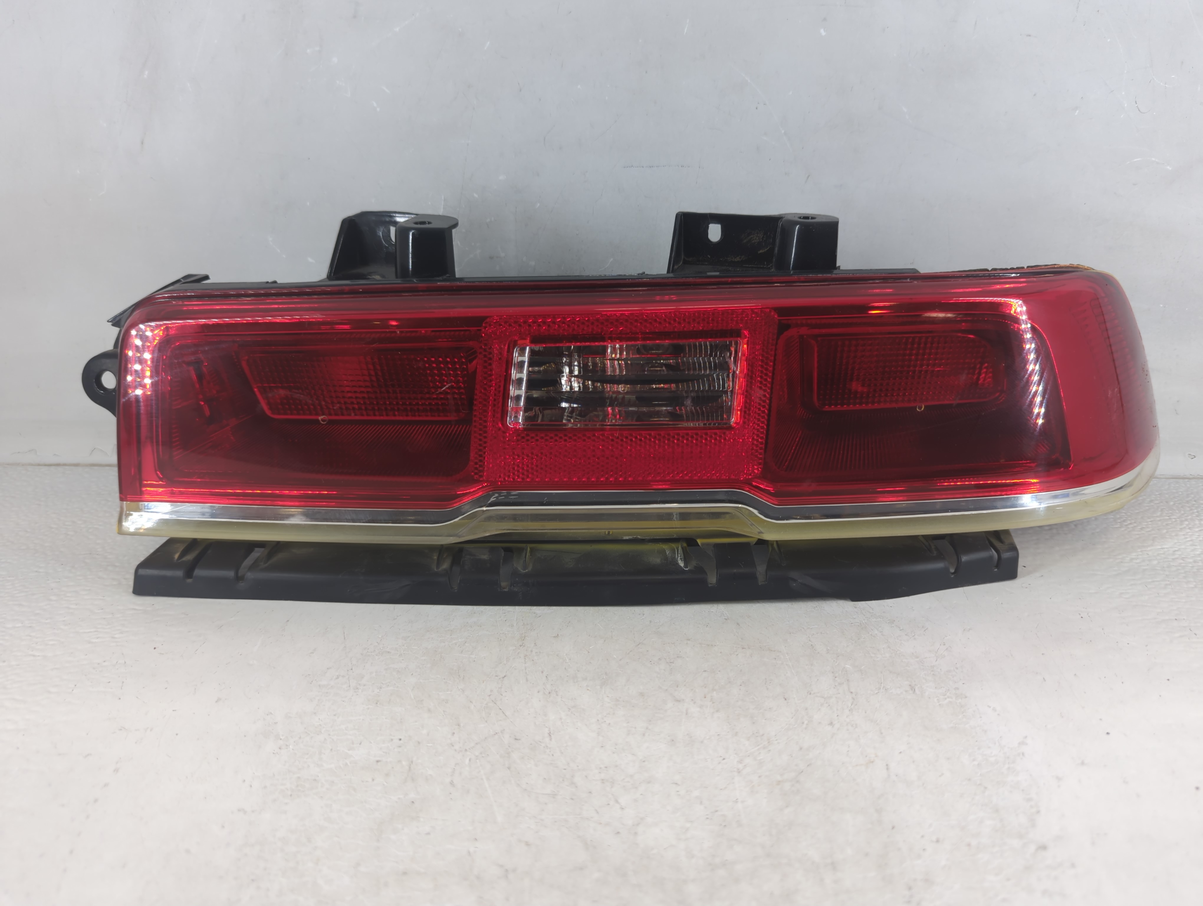 2014-2015 Chevrolet Camaro Passenger Right Side Tail Light Taillight Oem 1048526 - Oemusedautoparts1.com