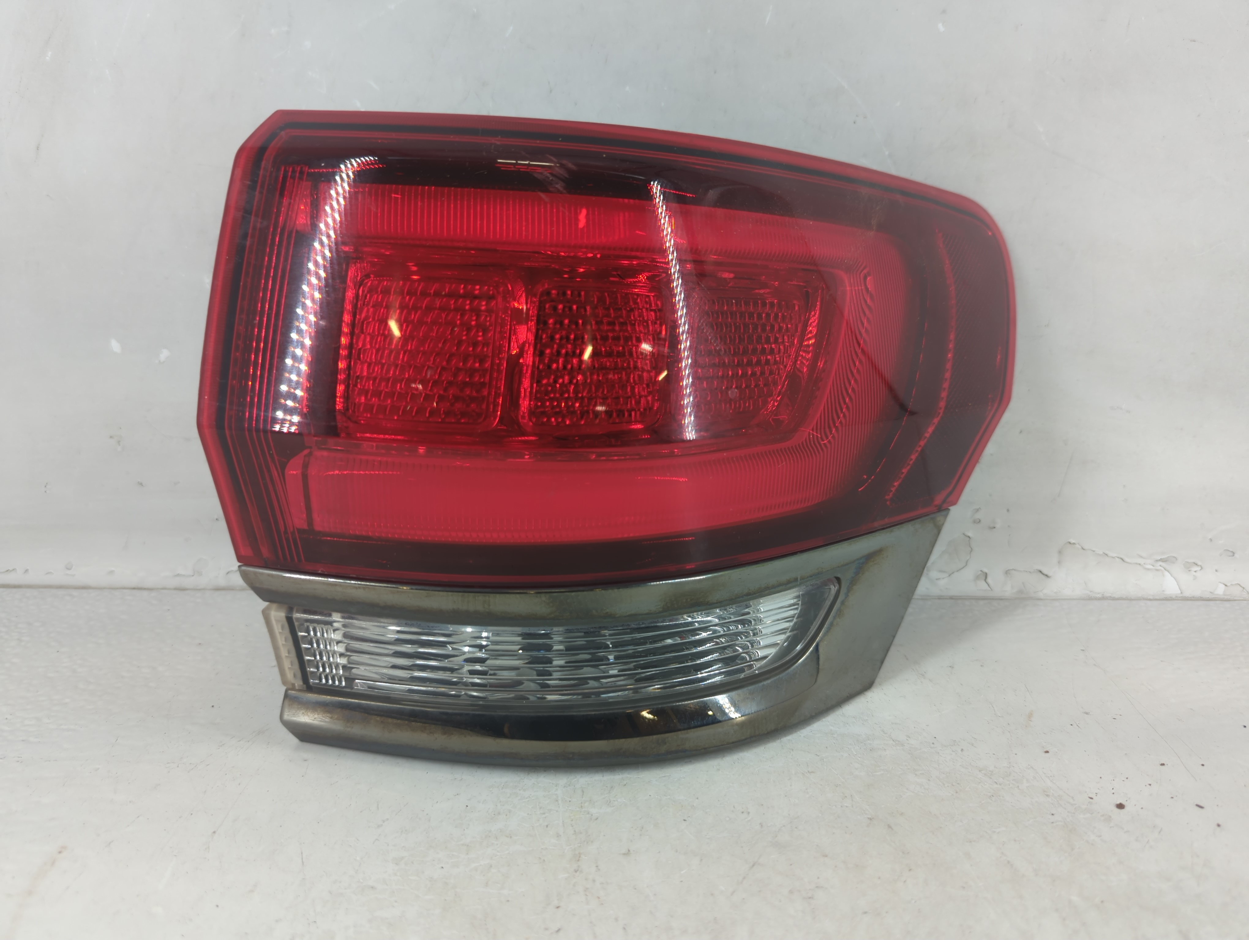 2015 Jeep Grand Cherokee Passenger Right Side Tail Light Taillight Oem 1048534 - Oemusedautoparts1.com