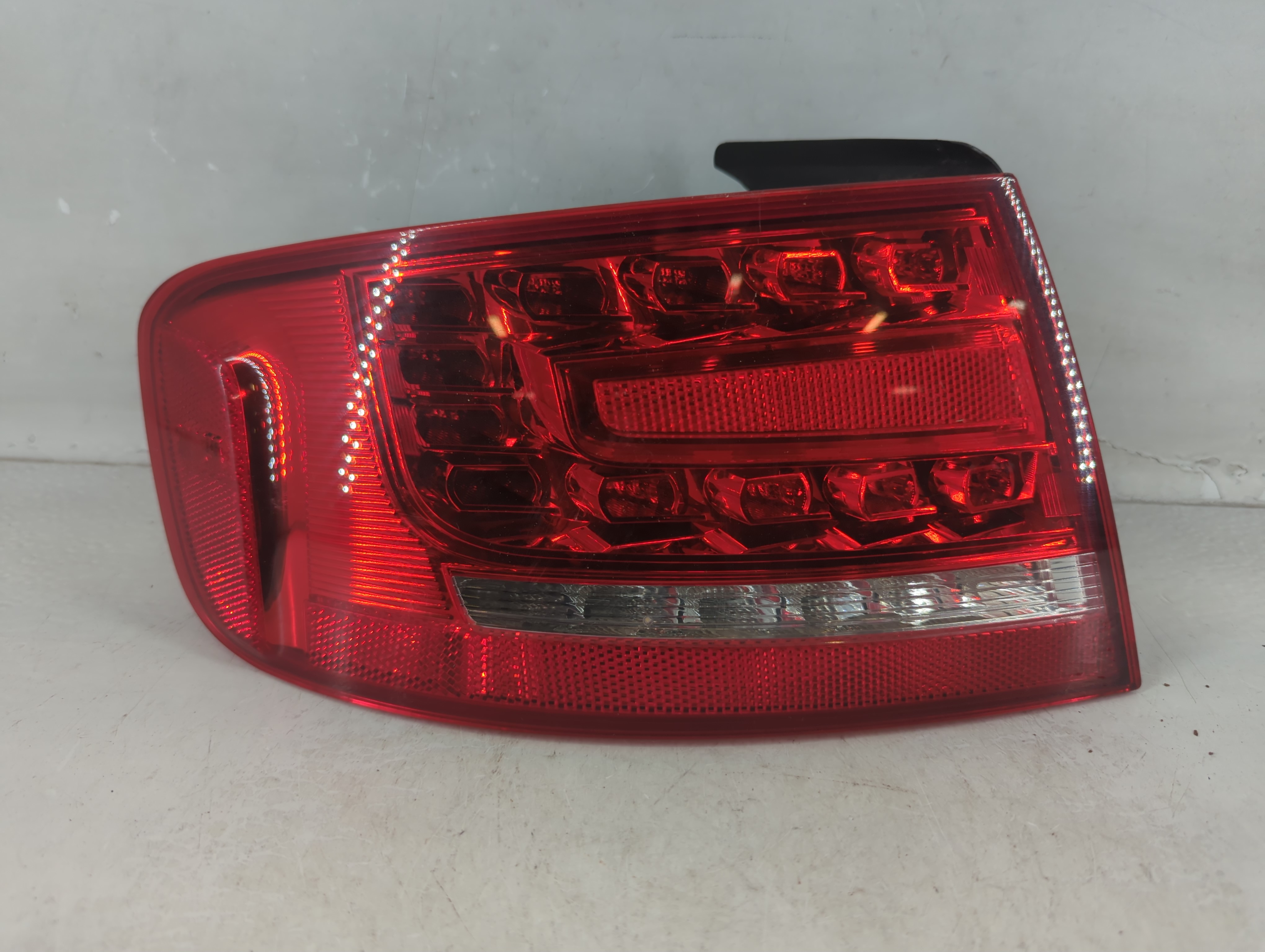 2010-2012 Audi A4 Driver Left Side Tail Light Taillight Oem 1048537 - Oemusedautoparts1.com
