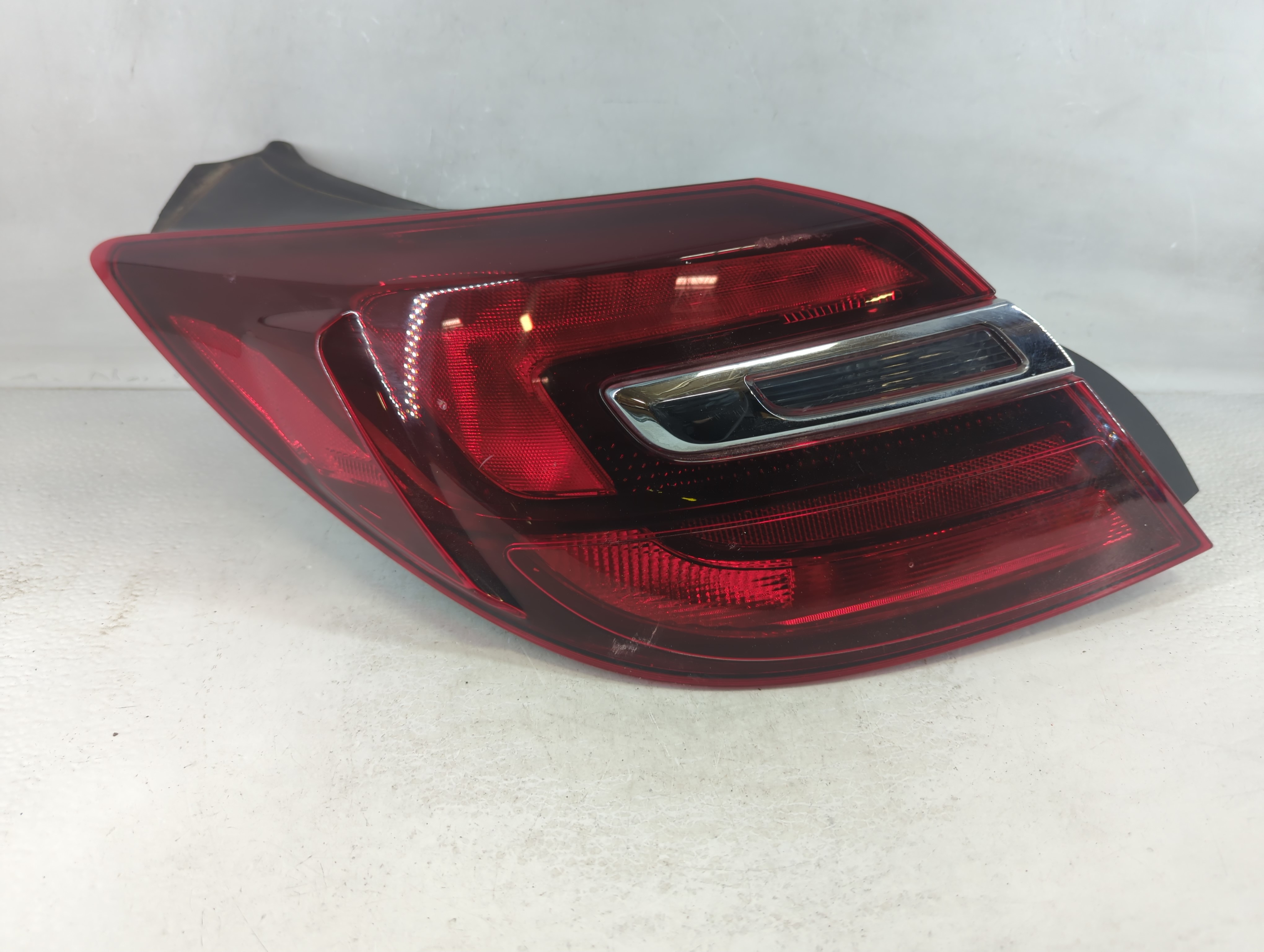 2014-2017 Buick Regal Driver Left Side Tail Light Taillight Oem 1048546 - Oemusedautoparts1.com