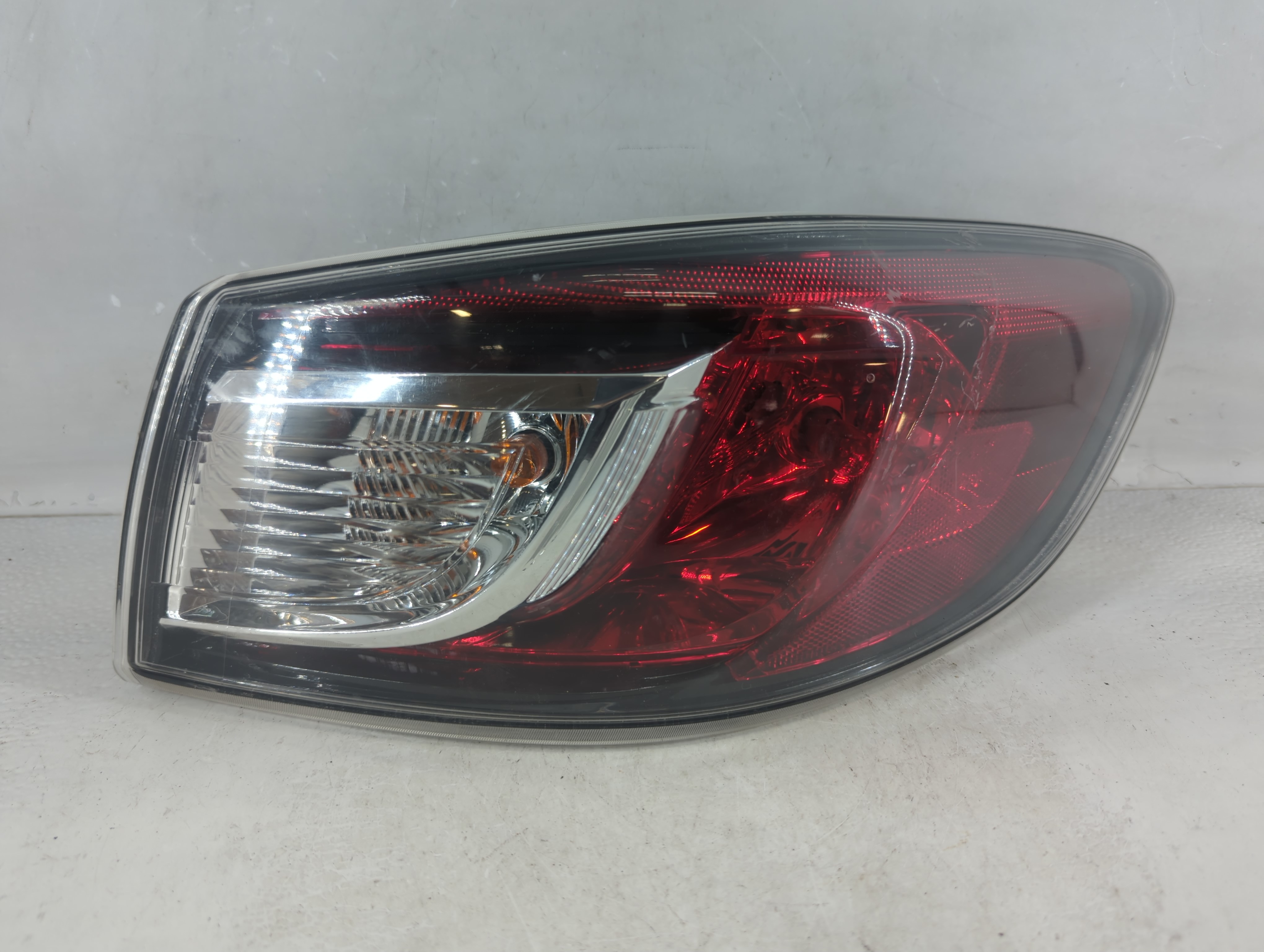 2010-2013 Mazda 3 Passenger Right Side Tail Light Taillight Oem 1048550 - Oemusedautoparts1.com