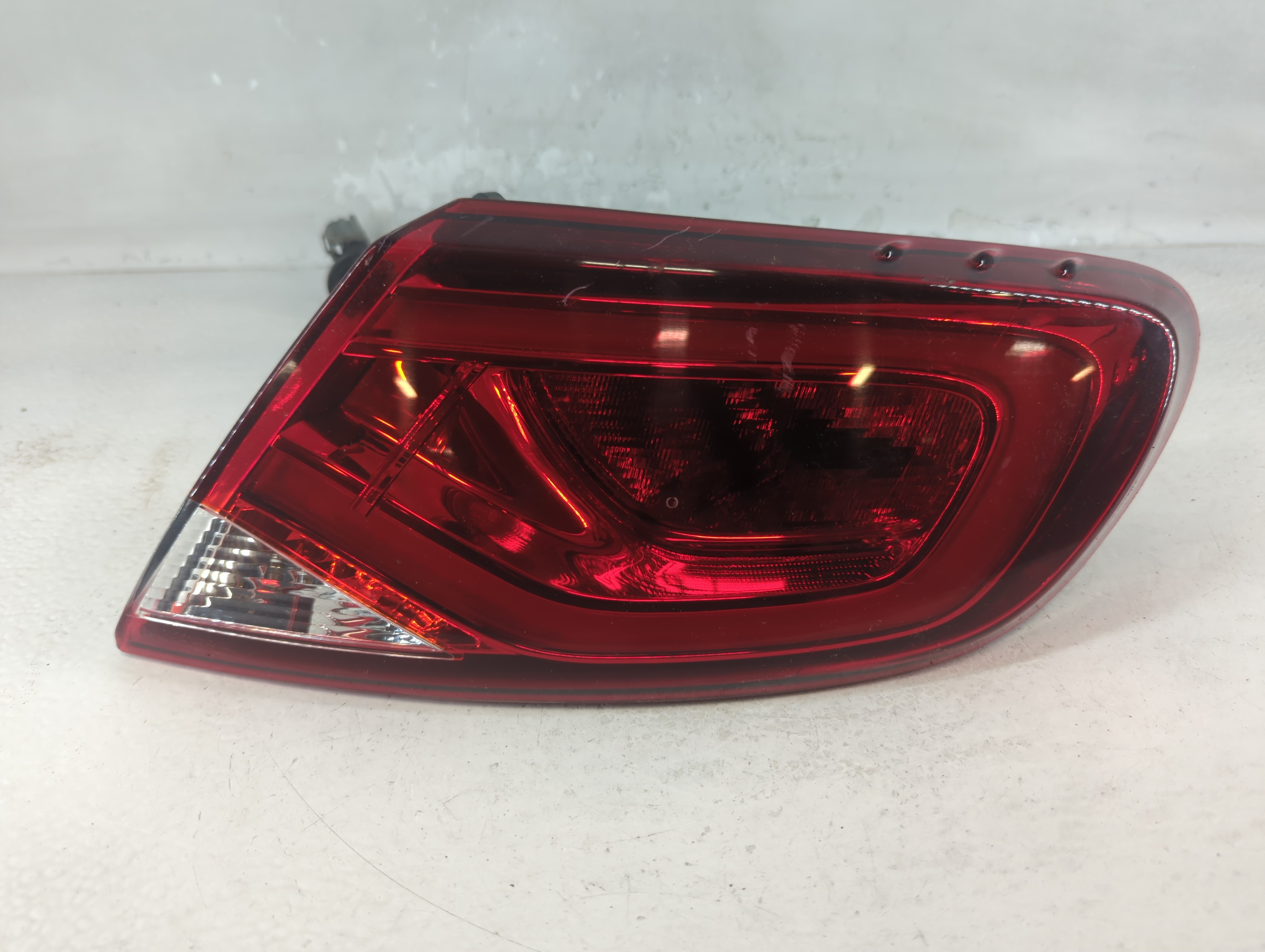 2017-2017 Chrysler 200 Passenger Right Side Tail Light Taillight Oem 1048551 - Oemusedautoparts1.com