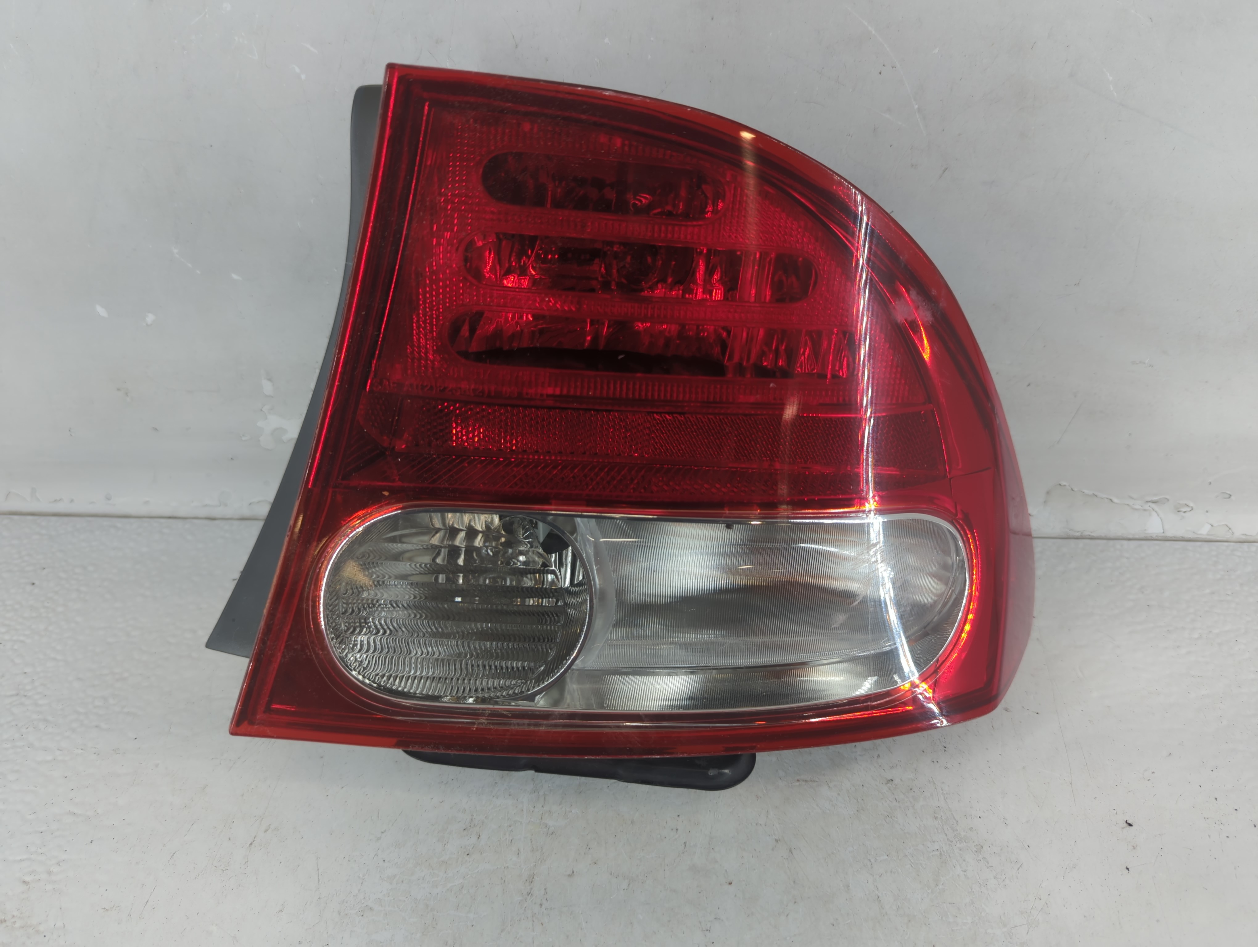 Picture of 2009-2011 Honda Civic Passenger Right Side Tail Light Taillight Oem 1048553