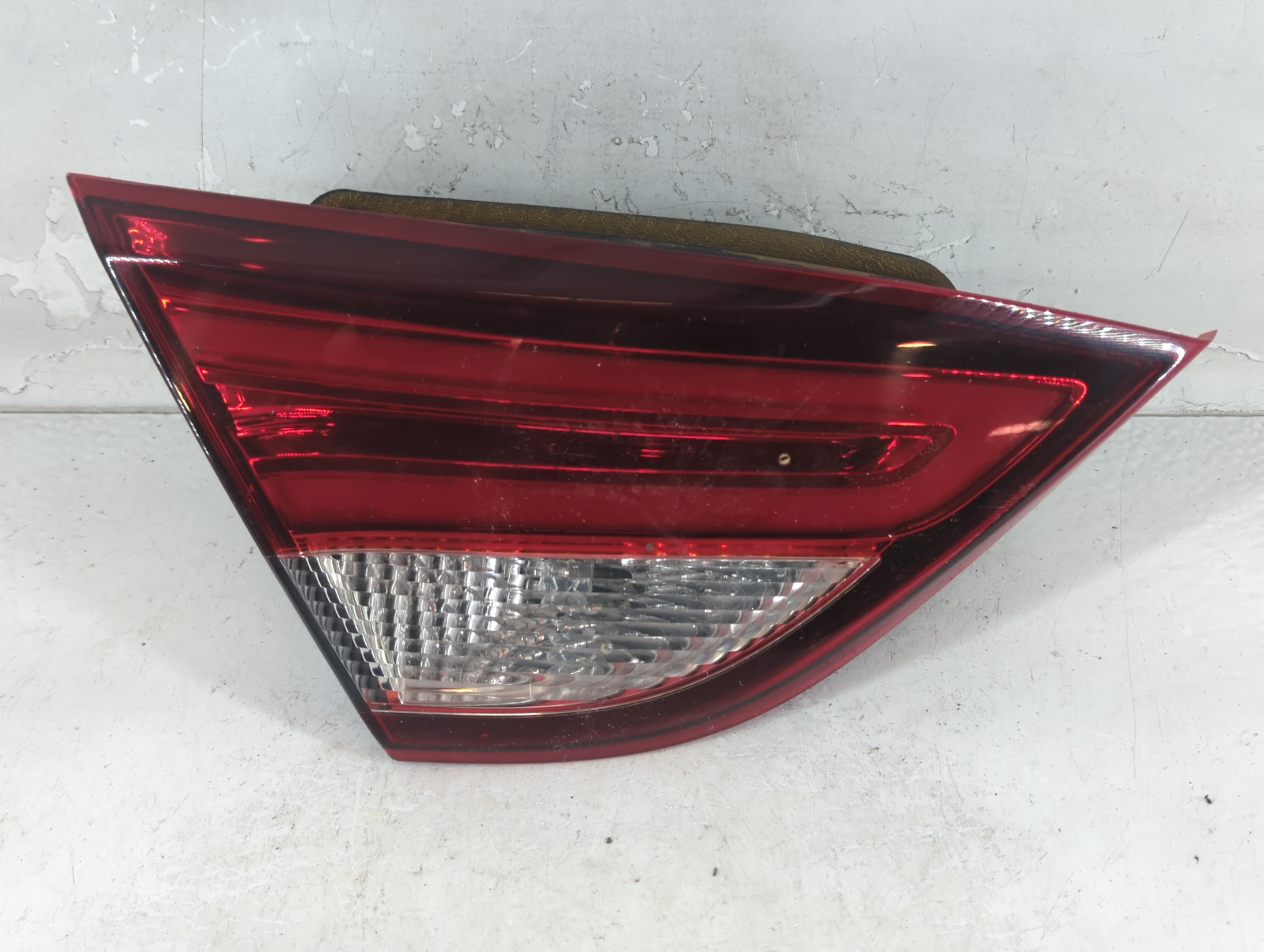 2015-2017 Chrysler 200 Driver Left Side Tail Light Taillight Oem 1048555 - Oemusedautoparts1.com