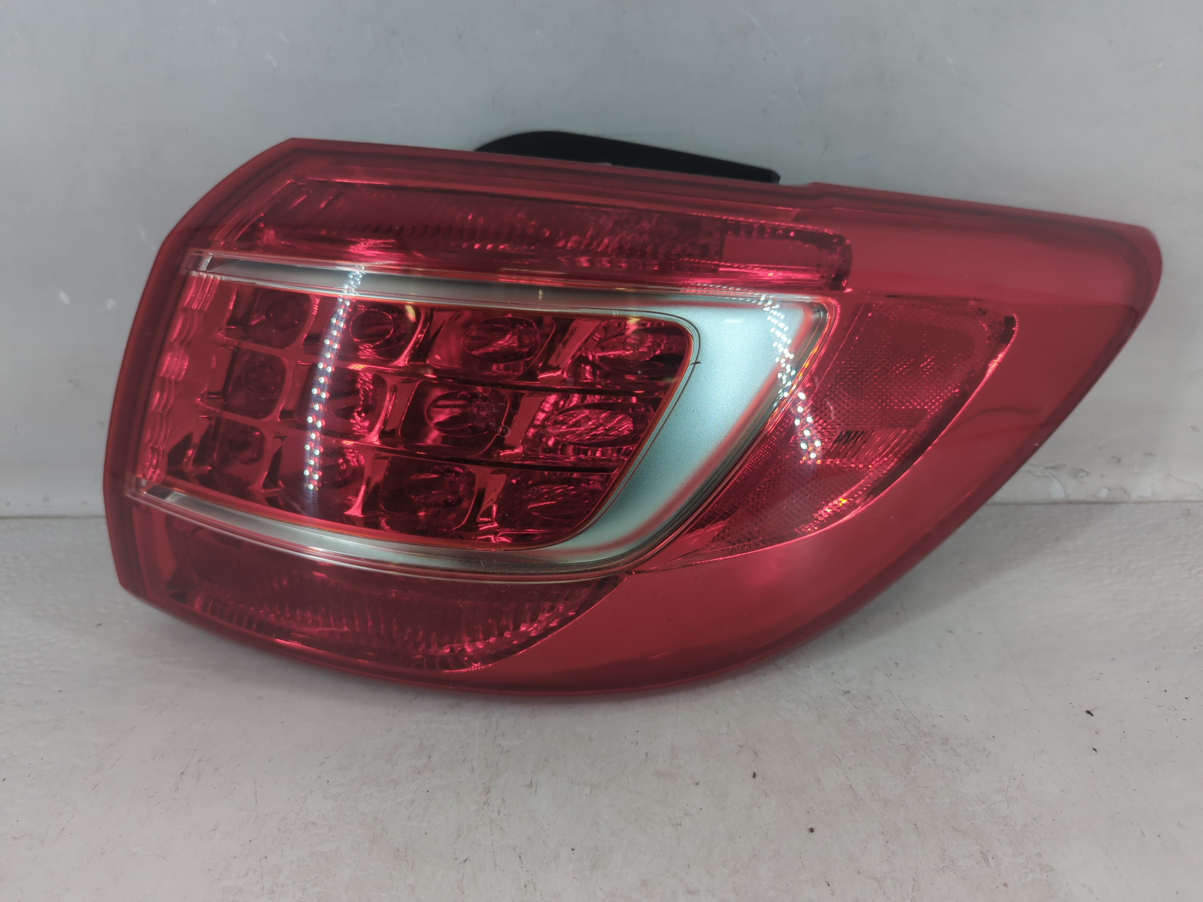 2011-2013 Kia Sportage Passenger Right Side Tail Light Taillight Oem 1048556 - Oemusedautoparts1.com