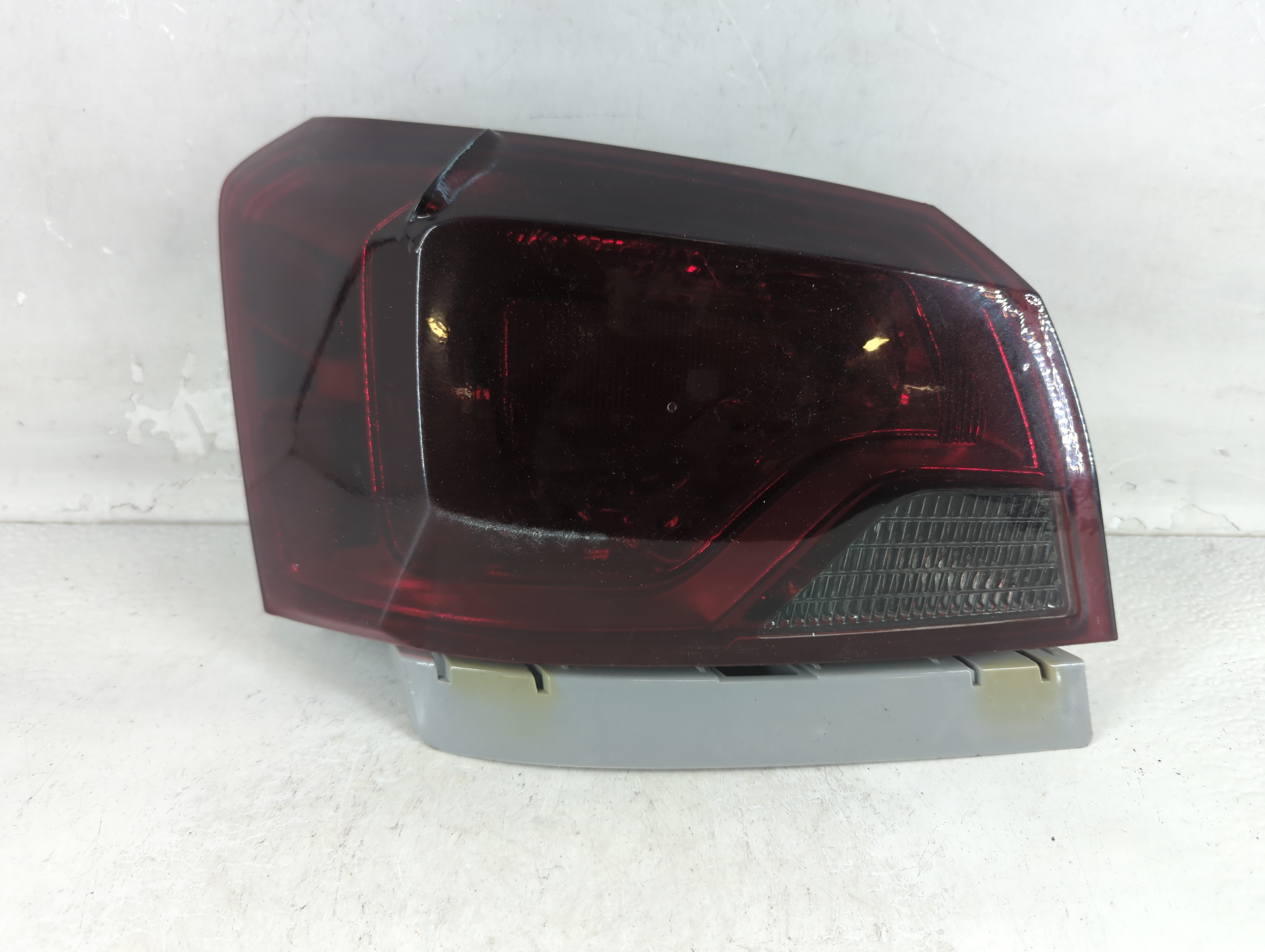 2014-2020 Chevrolet Impala Driver Left Side Tail Light Taillight Oem 1048563 - Oemusedautoparts1.com