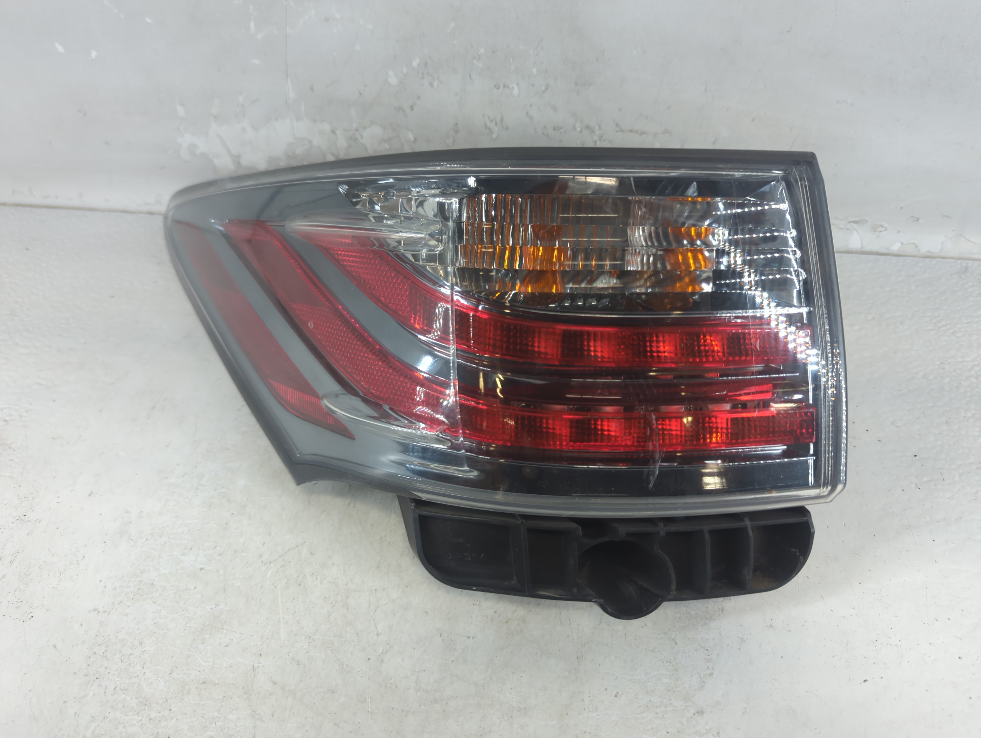 2011-2017 Lexus Ct200h Driver Left Side Tail Light Taillight Oem 1048565 - Oemusedautoparts1.com