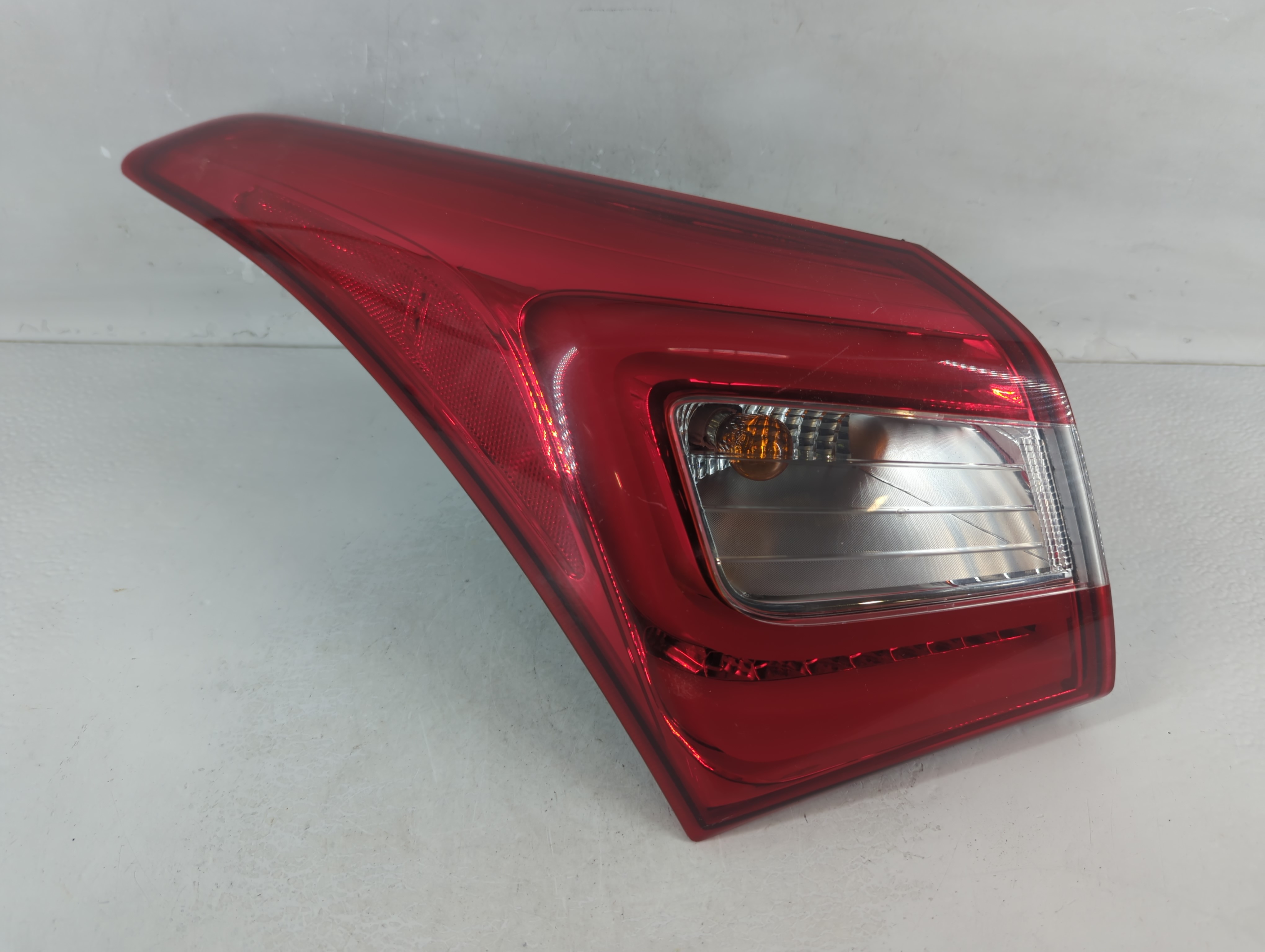 Hyundai Elantra Driver Left Side Tail Light Taillight Oem 1048597 - Oemusedautoparts1.com