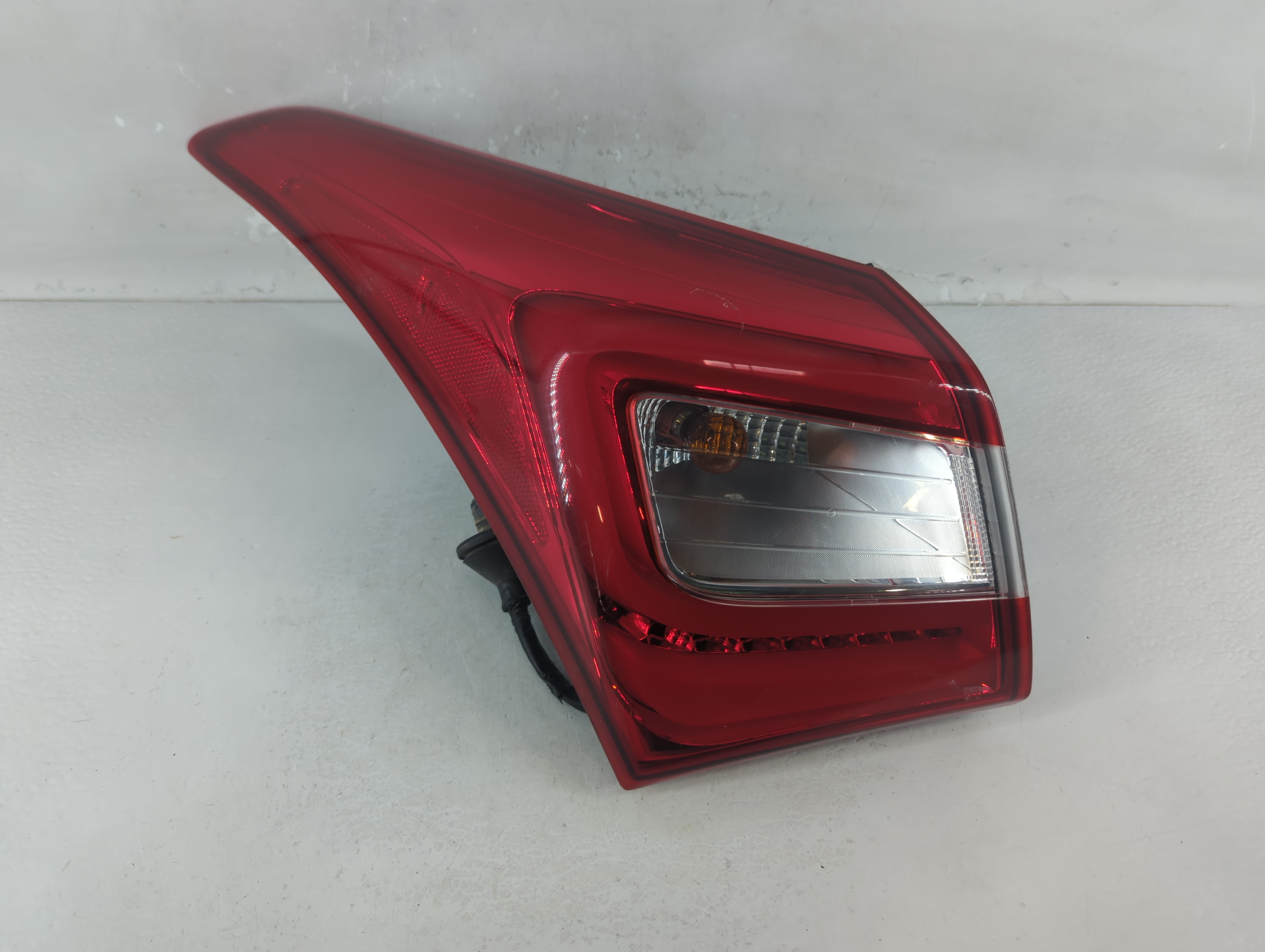 Hyundai Elantra Driver Left Side Tail Light Taillight Oem 1048599 - Oemusedautoparts1.com