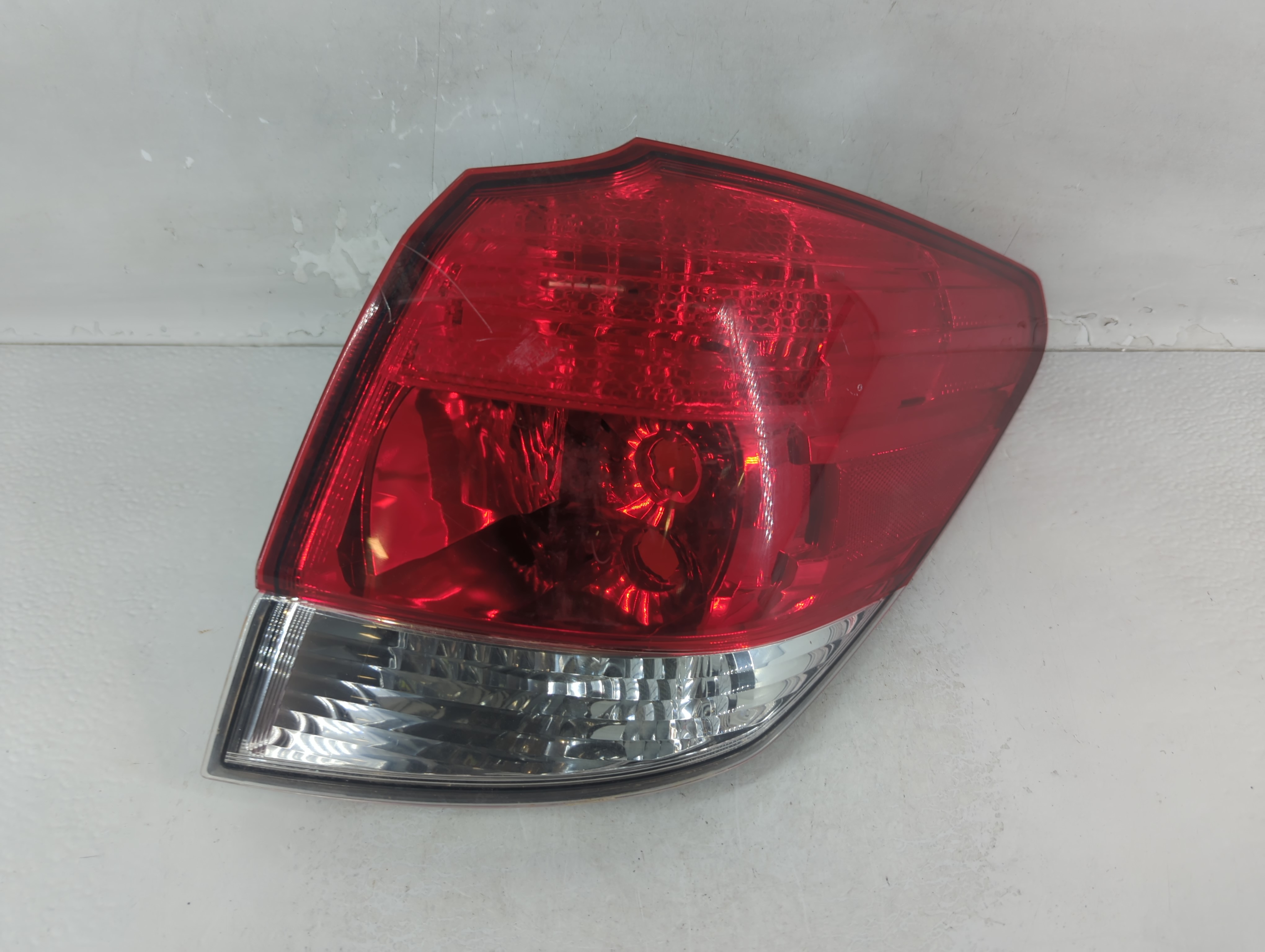 2010-2013 Subaru Legacy Passenger Right Side Tail Light Taillight Oem 1048606 - Oemusedautoparts1.com