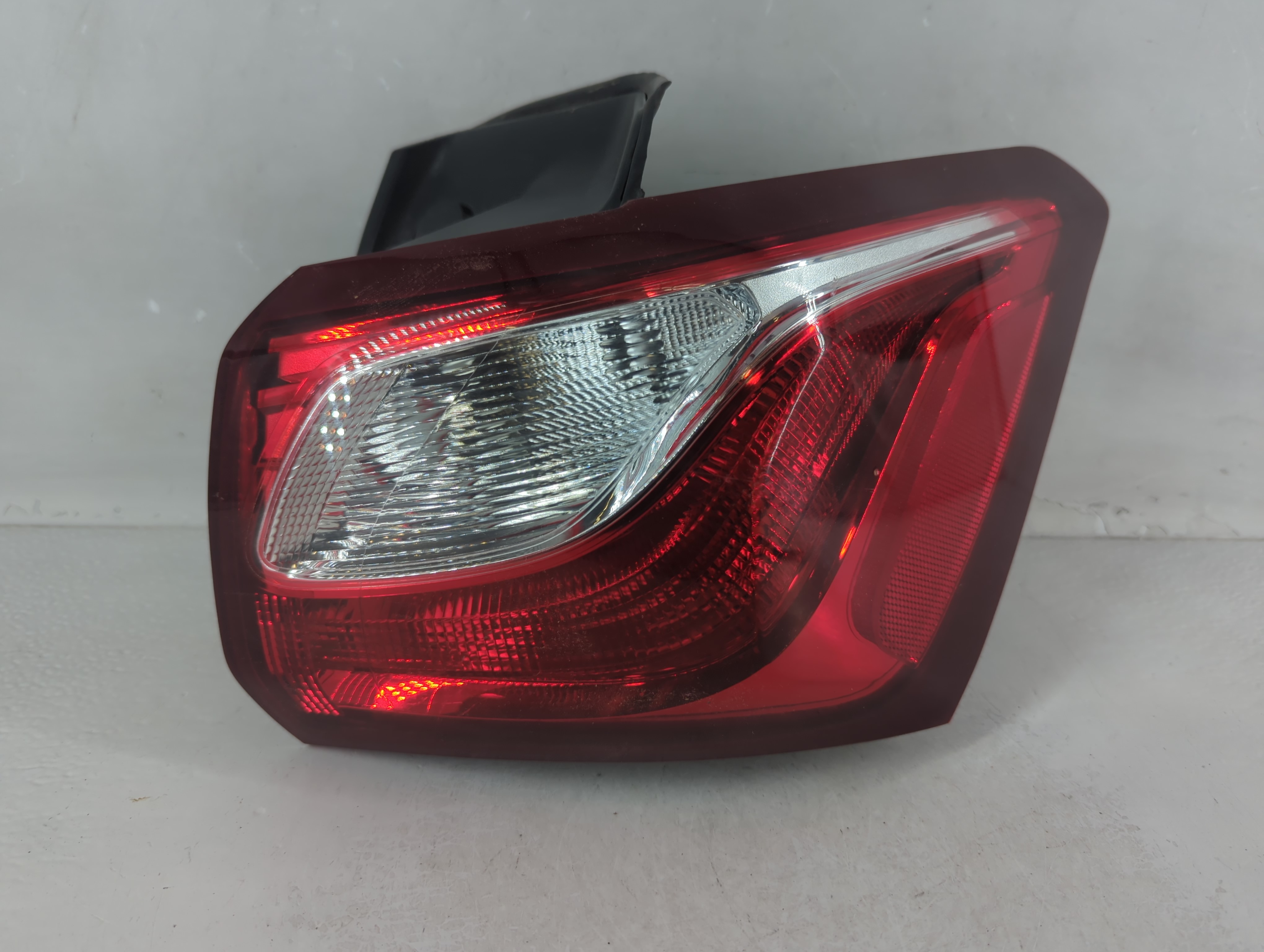 2018 Chevrolet Equinox Passenger Right Side Tail Light Taillight Oem 1048613 - Oemusedautoparts1.com