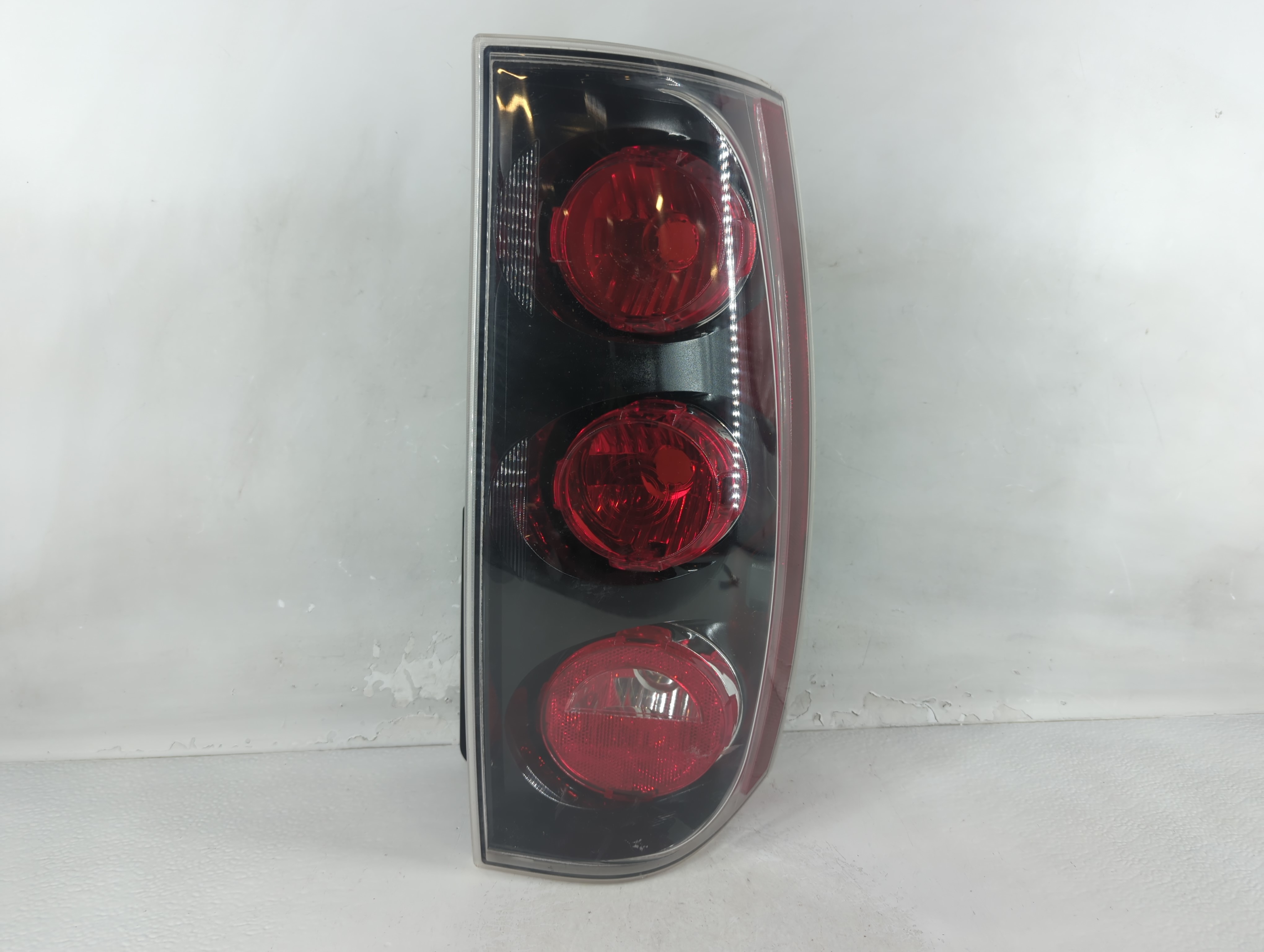 Picture of 2012 Gmc Yukon Xl 1500 Passenger Right Side Tail Light Taillight Oem 1048616