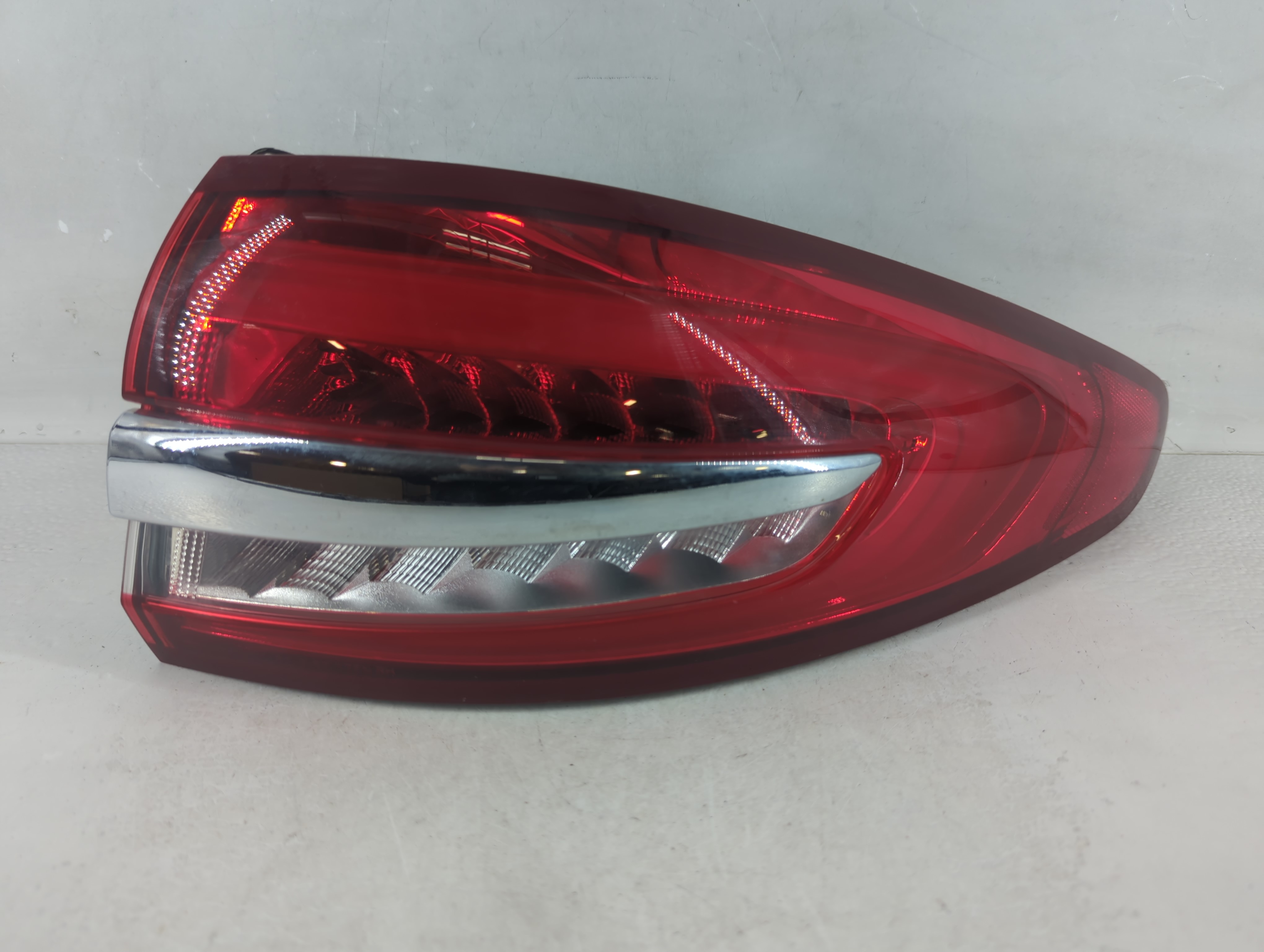 2017-2020 Ford Fusion Passenger Right Side Tail Light Taillight Oem 1048619 - Oemusedautoparts1.com