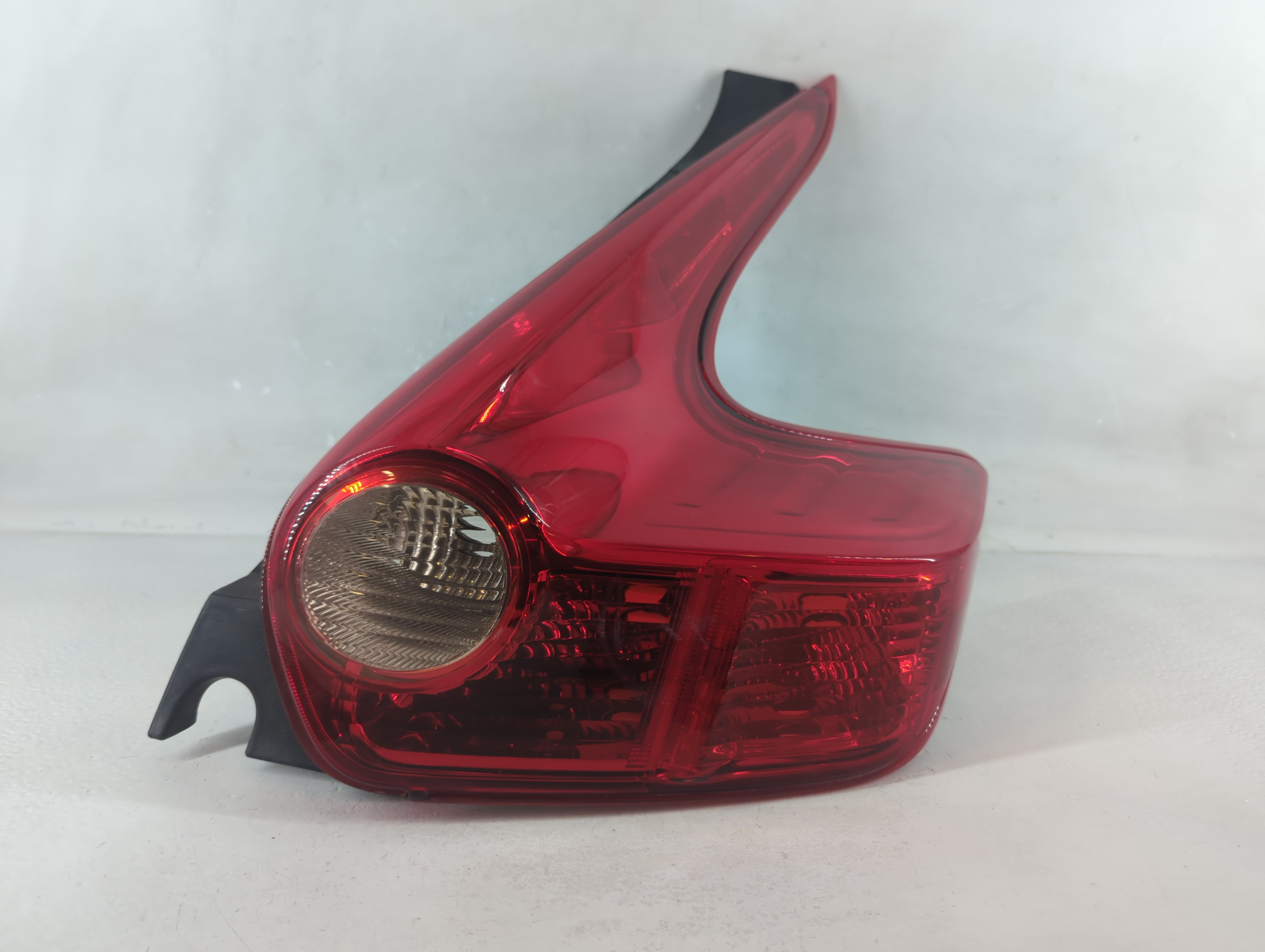 2011-2014 Nissan Juke Passenger Right Side Tail Light Taillight Oem 1048620 - Oemusedautoparts1.com