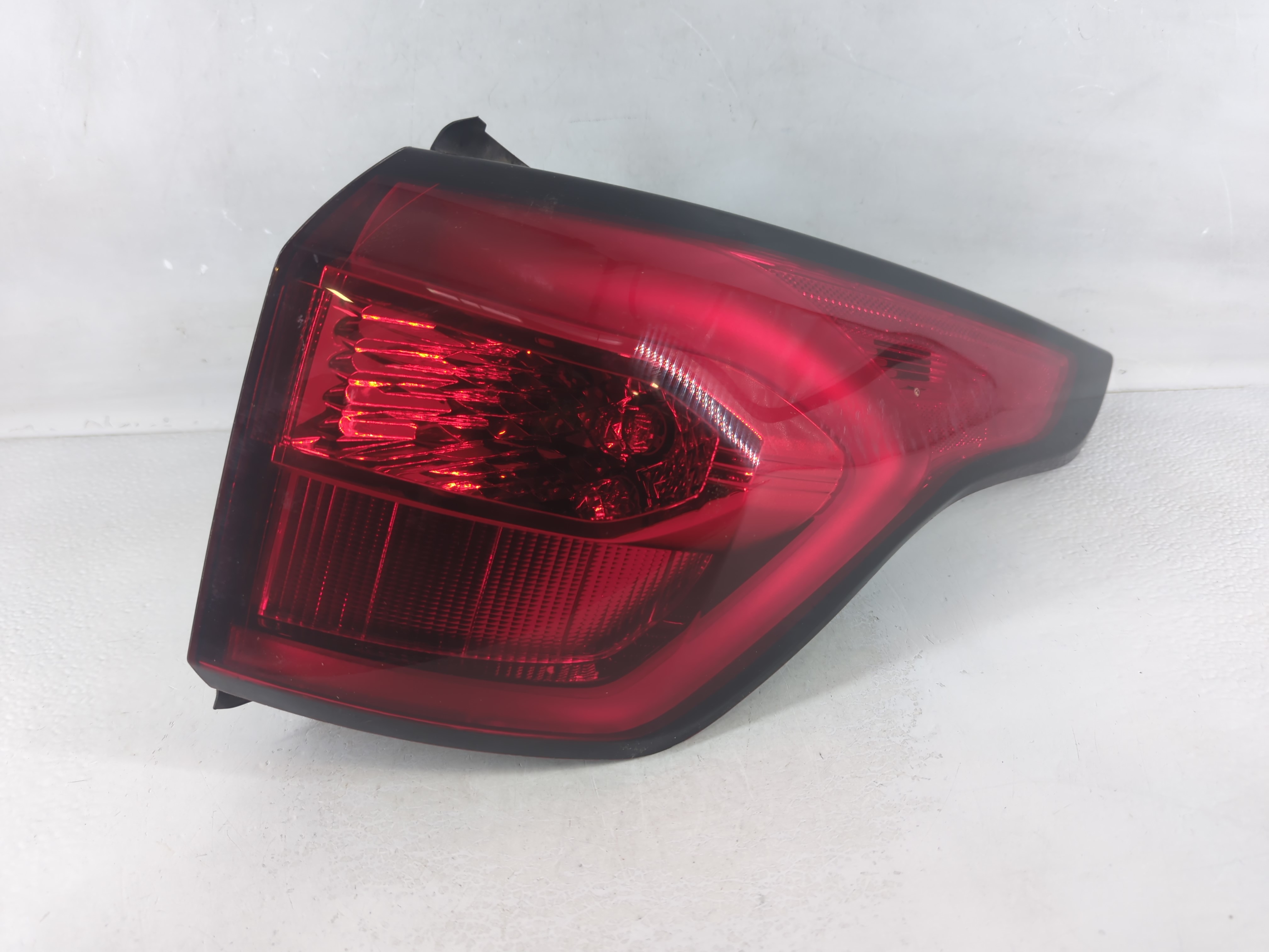 Picture of 2019-2019 Ford Escape Passenger Right Side Tail Light Taillight Oem 1048622