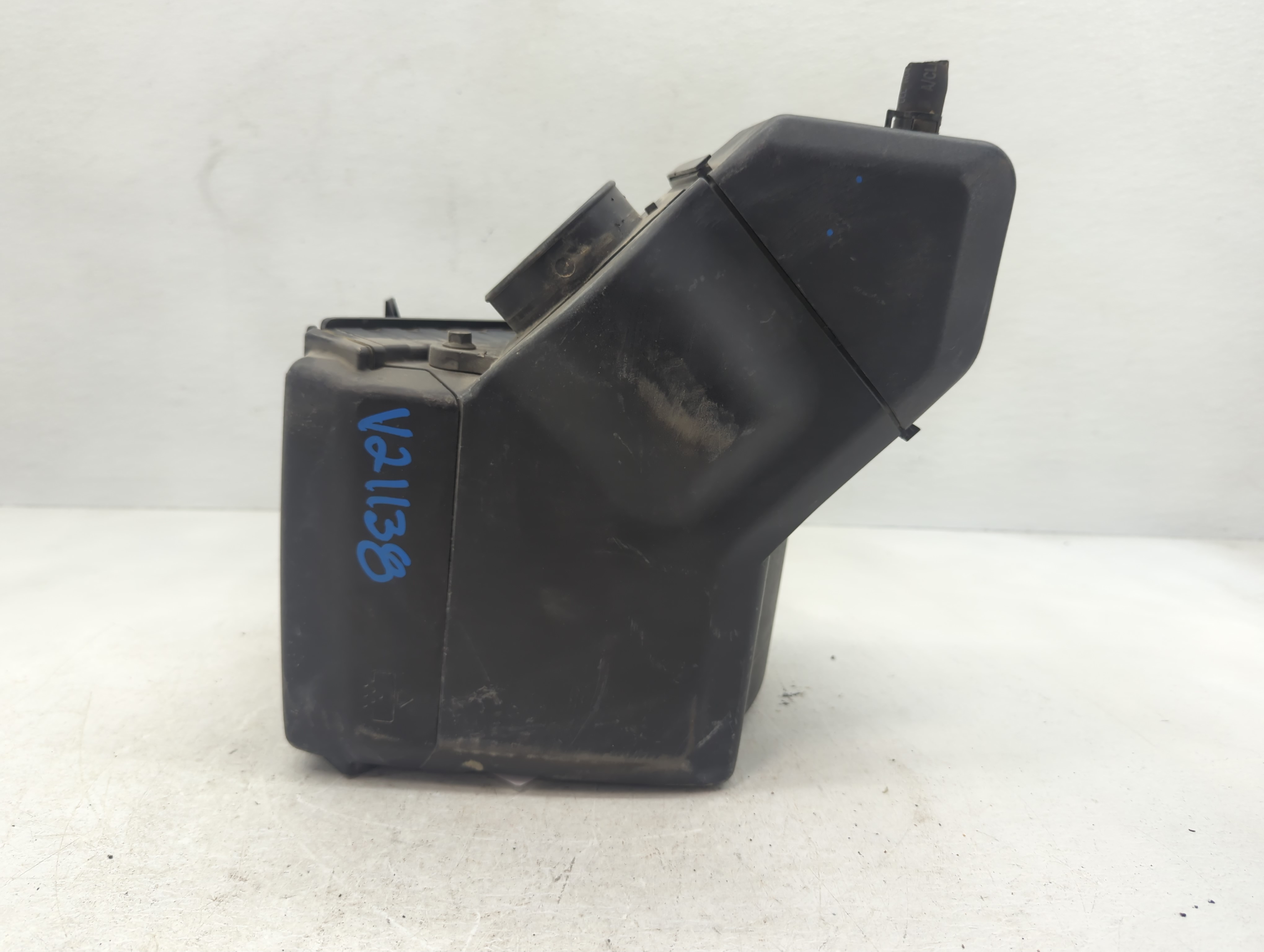 Picture of 2015-2017 Hyundai Sonata Air Cleaner Intake-duct Hose Tube 1048665