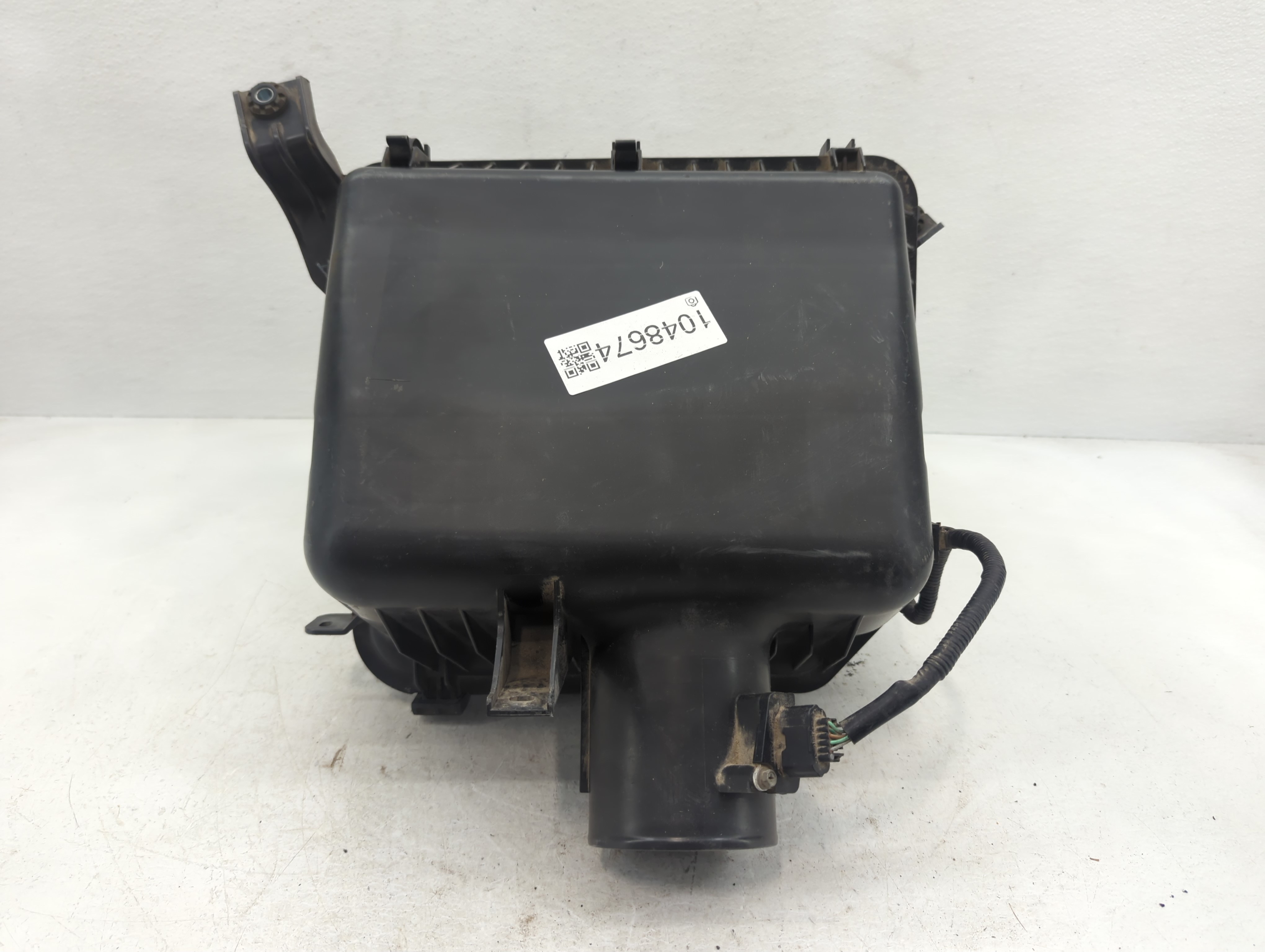 2011-2012 Infiniti Qx56 Air Cleaner Intake-duct Hose Tube 1048674 - Oemusedautoparts1.com