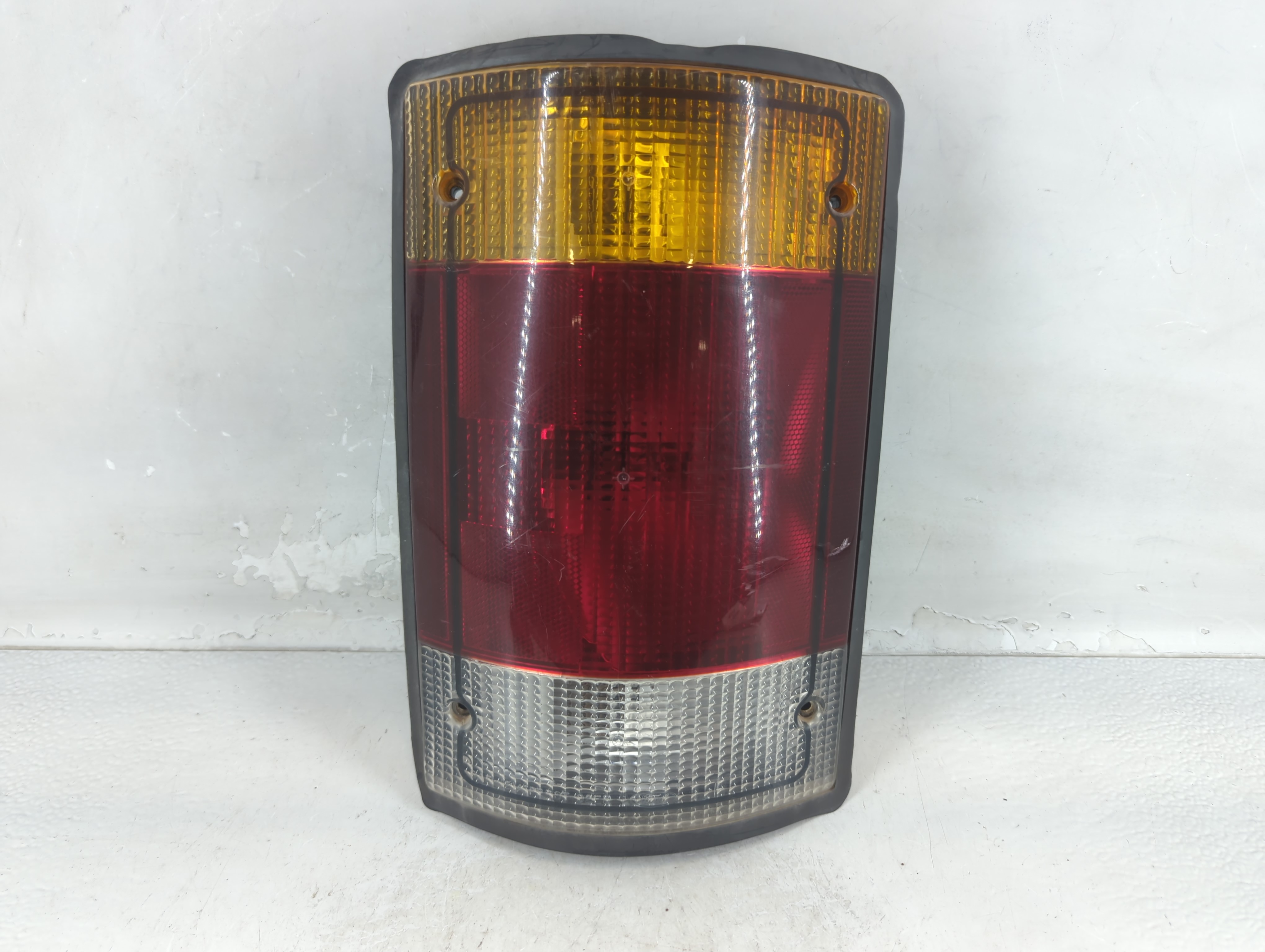 Ford E-150 Driver Left Side Tail Light Taillight Oem 1048770 - Oemusedautoparts1.com