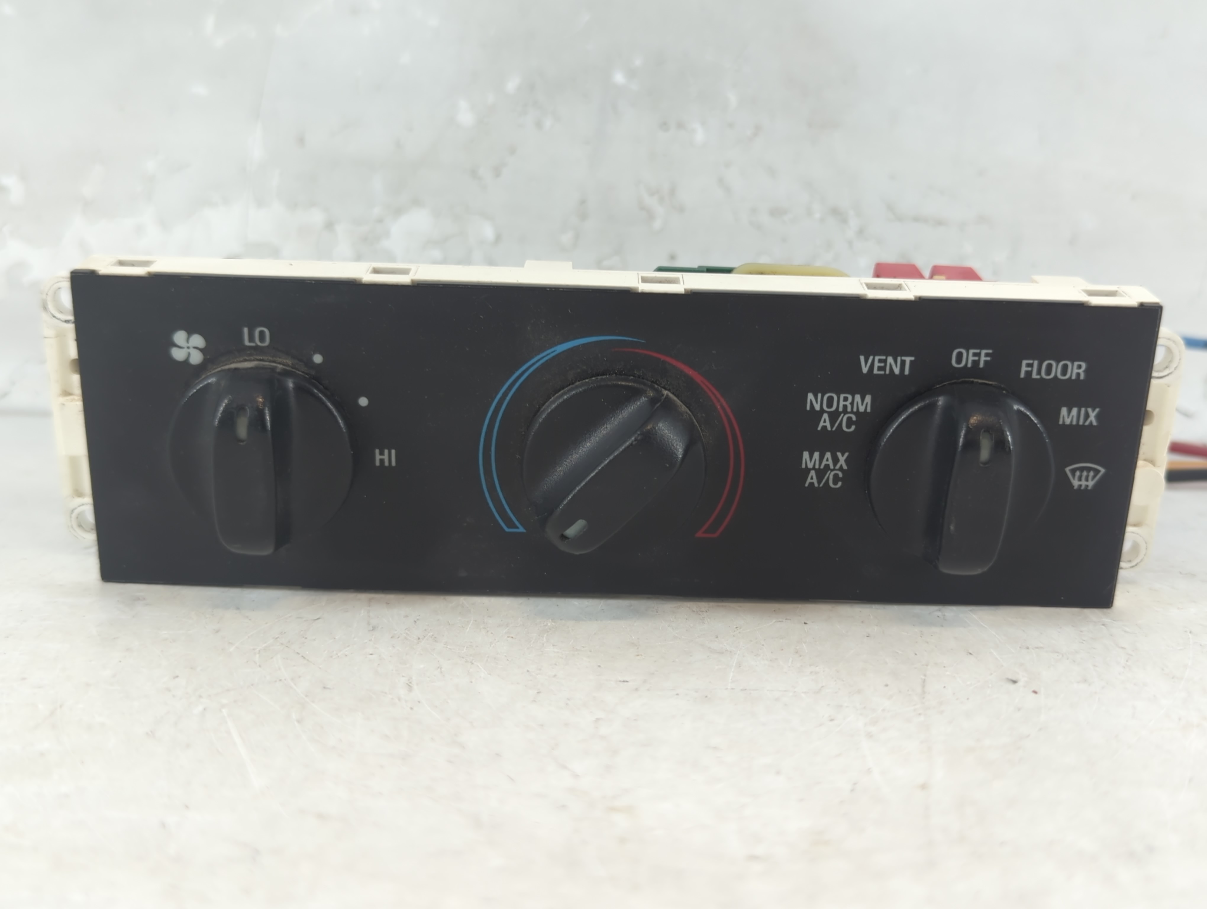 1998-2011 Ford Crown Victoria Ac Heater Climate Control Xw7h-19c733-aa 1048792 - Oemusedautoparts1.com