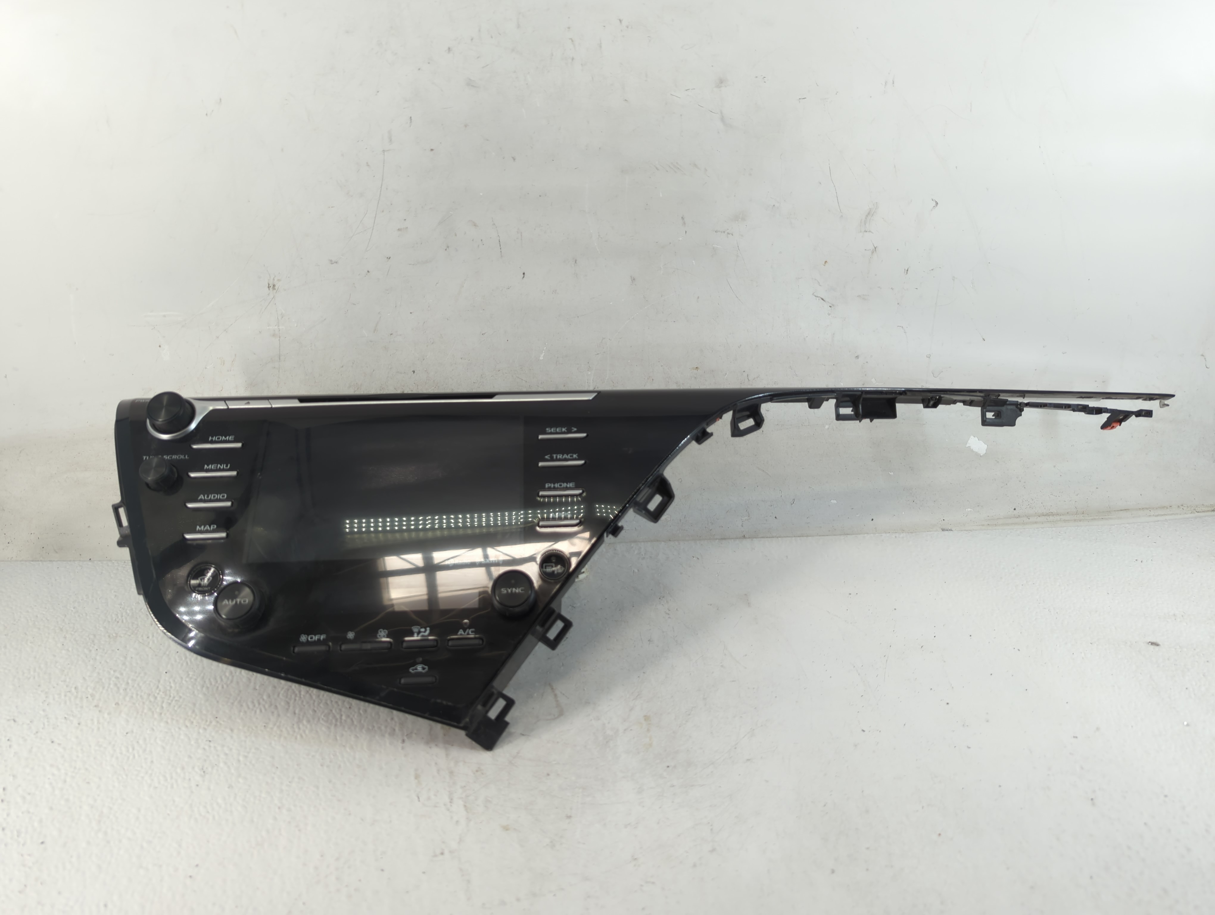 2020-2020 Toyota Camry Am Fm Cd Player Radio Receiver 1048834 - Oemusedautoparts1.com