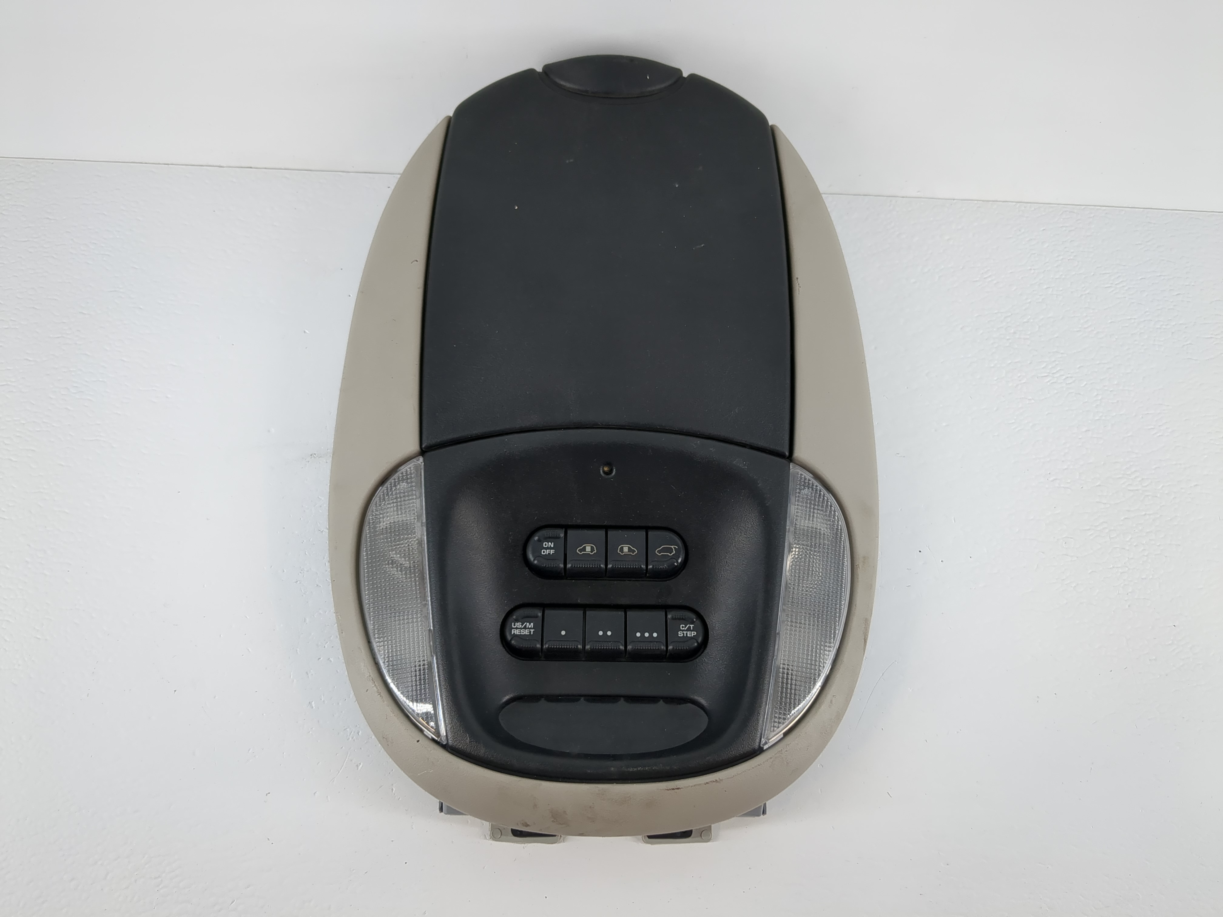 Picture of 2004 Chrysler Town & Country Overhead Roof Console Interior Dome Light 1048971