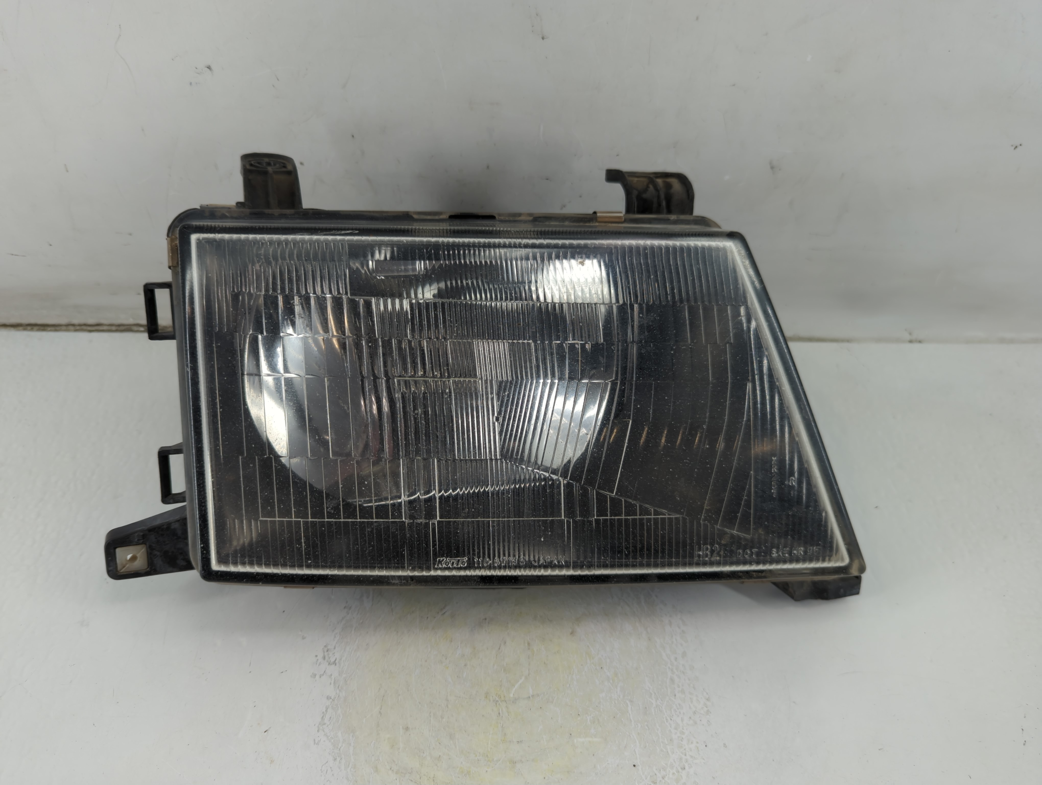 1997 Mitsubishi Montero Sport Driver Left Oem Head Light Headlight Lamp 1049072 - Oemusedautoparts1.com