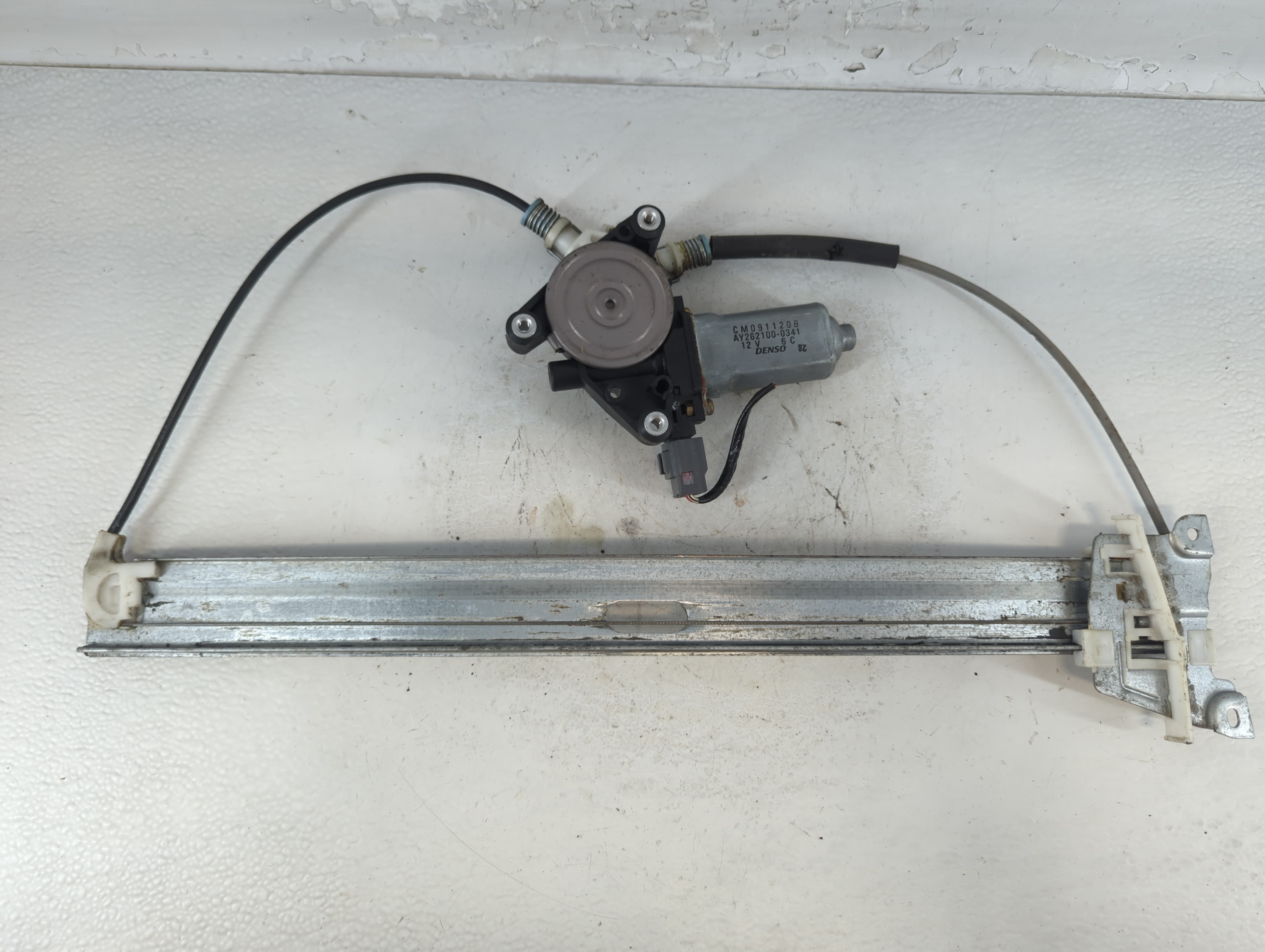 2001-2007 Ford Escape Driver Front Left Power Window Motor 1049151 - Oemusedautoparts1.com