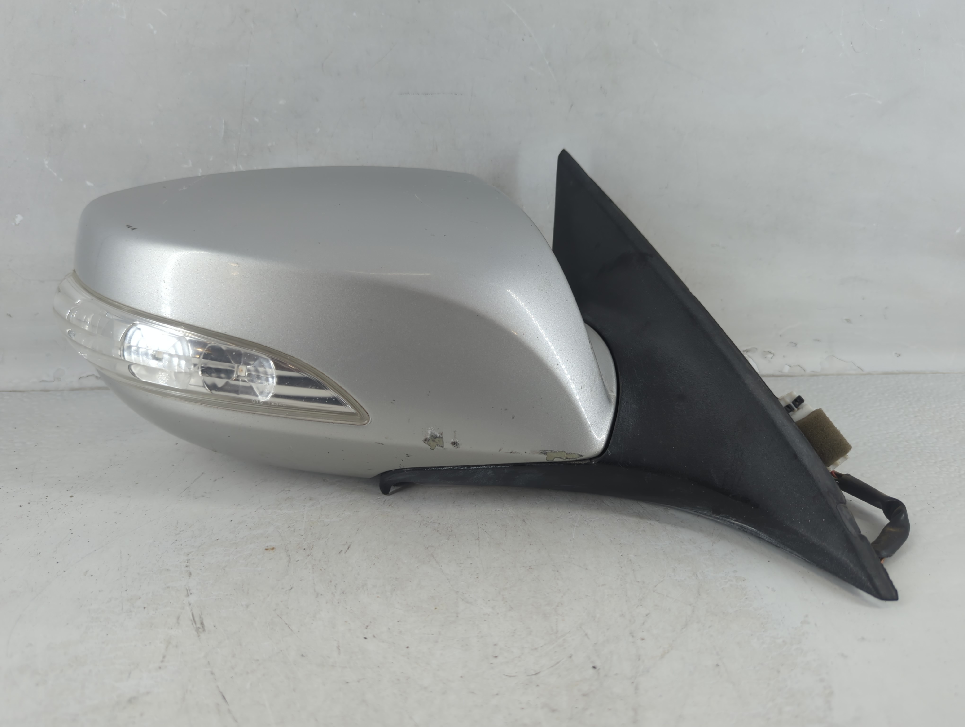 2009-2014 Hyundai Genesis Passenger Right Side View Power Door Mirror 1049168 - Oemusedautoparts1.com