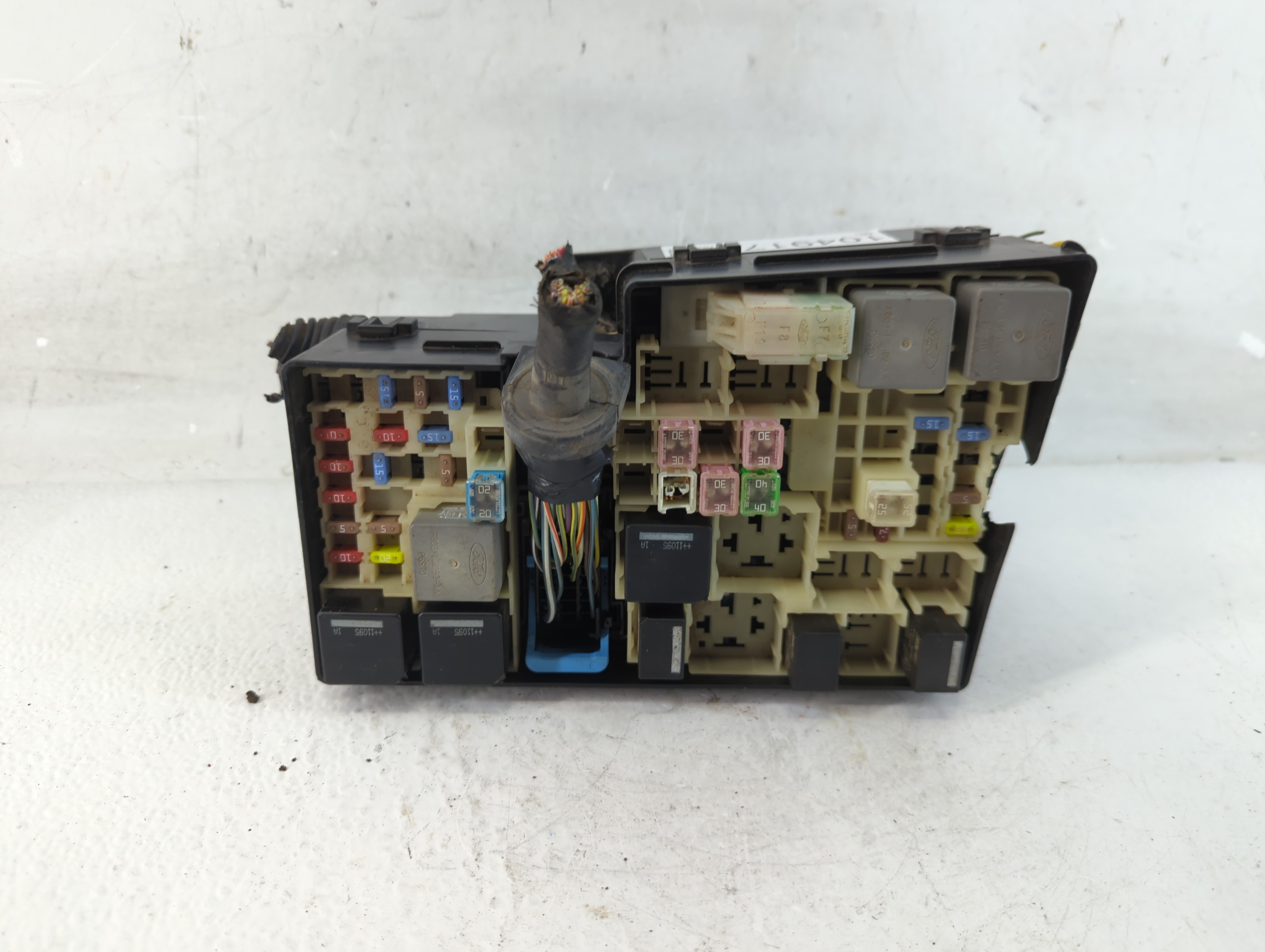 2012-2014 Ford Focus Fusebox Fuse Box Relay Module Av6t-14a067-ab 1049177 - Oemusedautoparts1.com