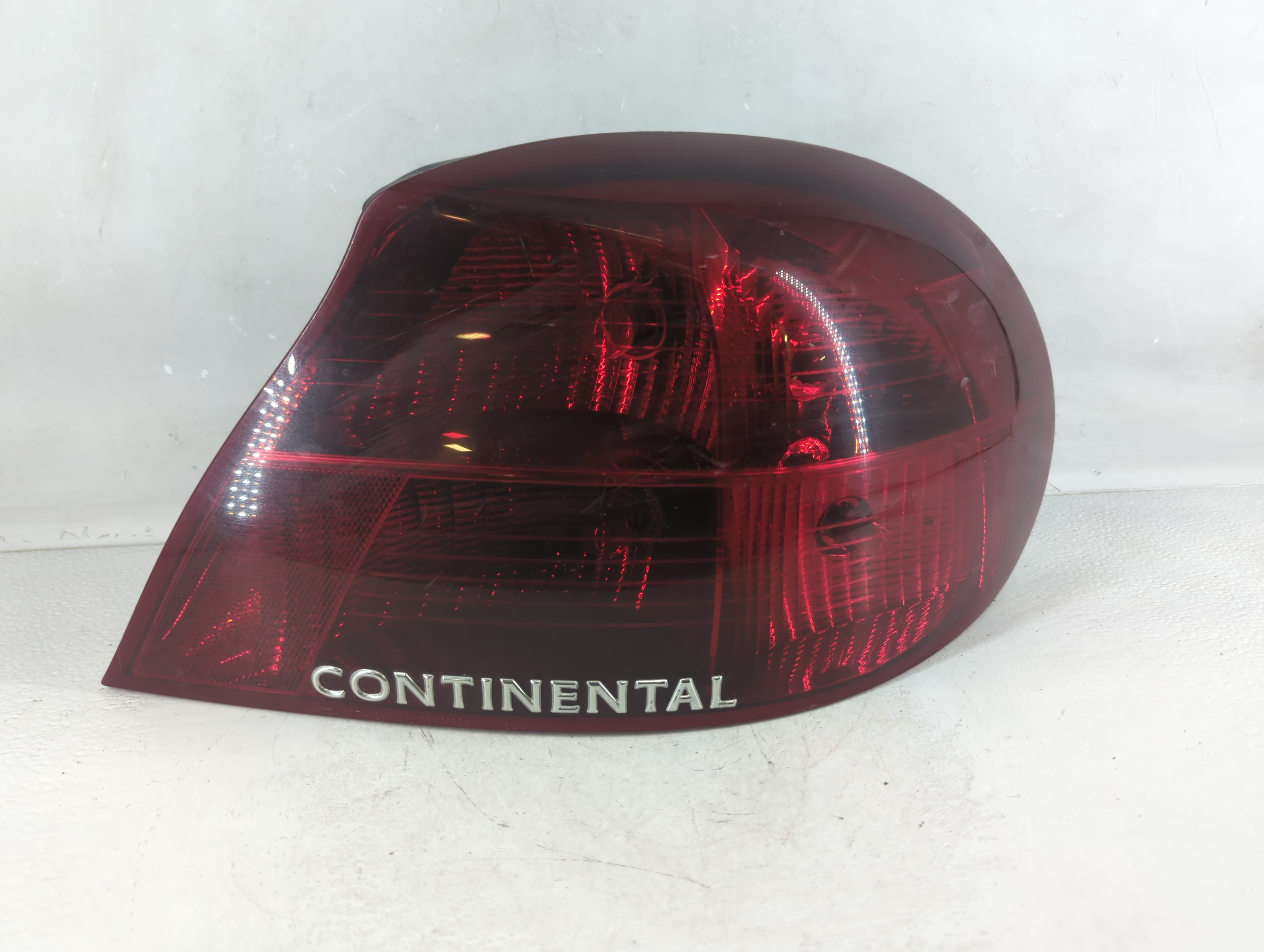 2000 Lincoln Continental Passenger Right Side Tail Light Taillight Oem 1049213 - Oemusedautoparts1.com