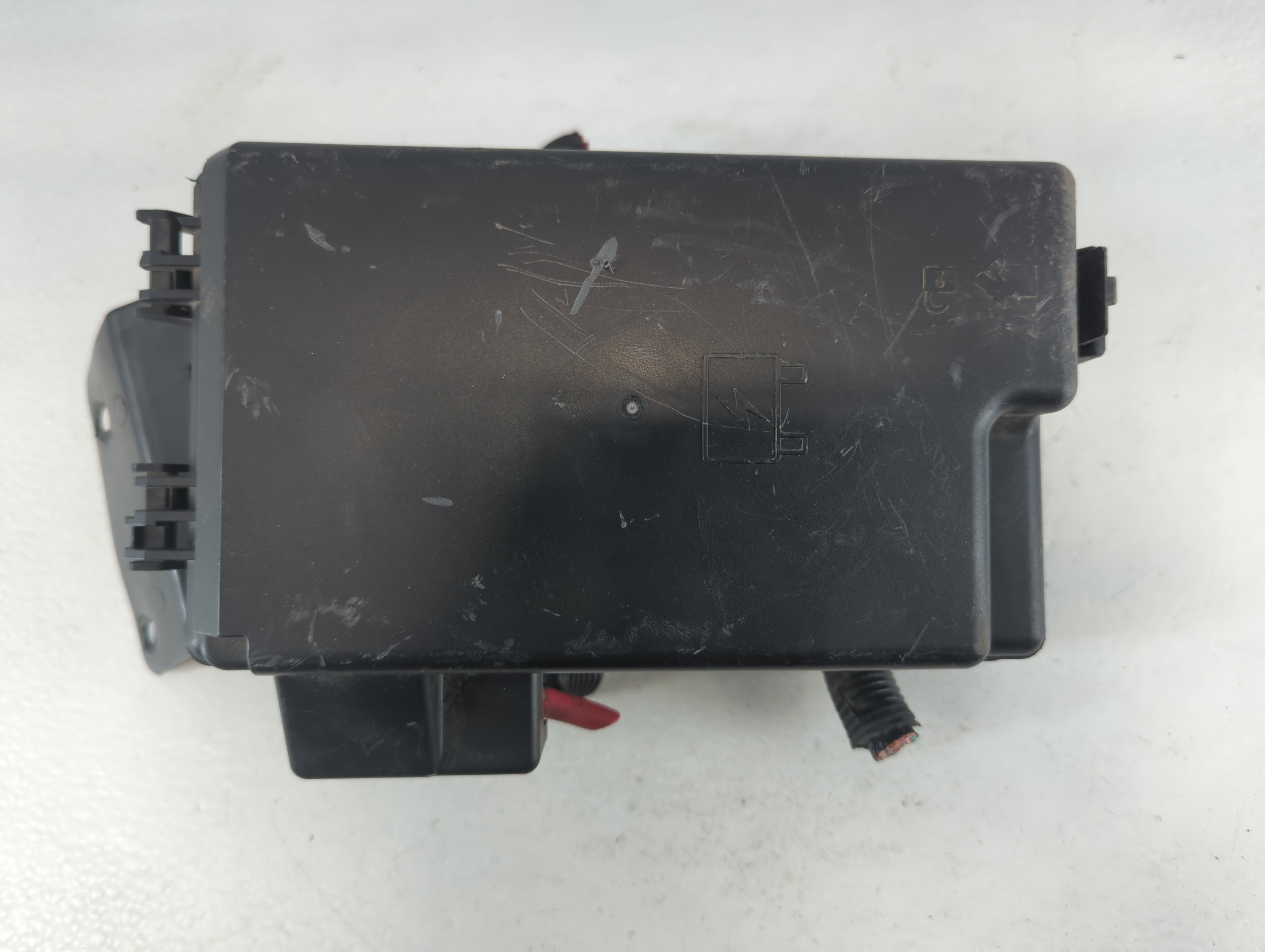 2012-2016 Chevrolet Impala Fusebox Fuse Box Relay Module 13598672-01 1049221 - Oemusedautoparts1.com