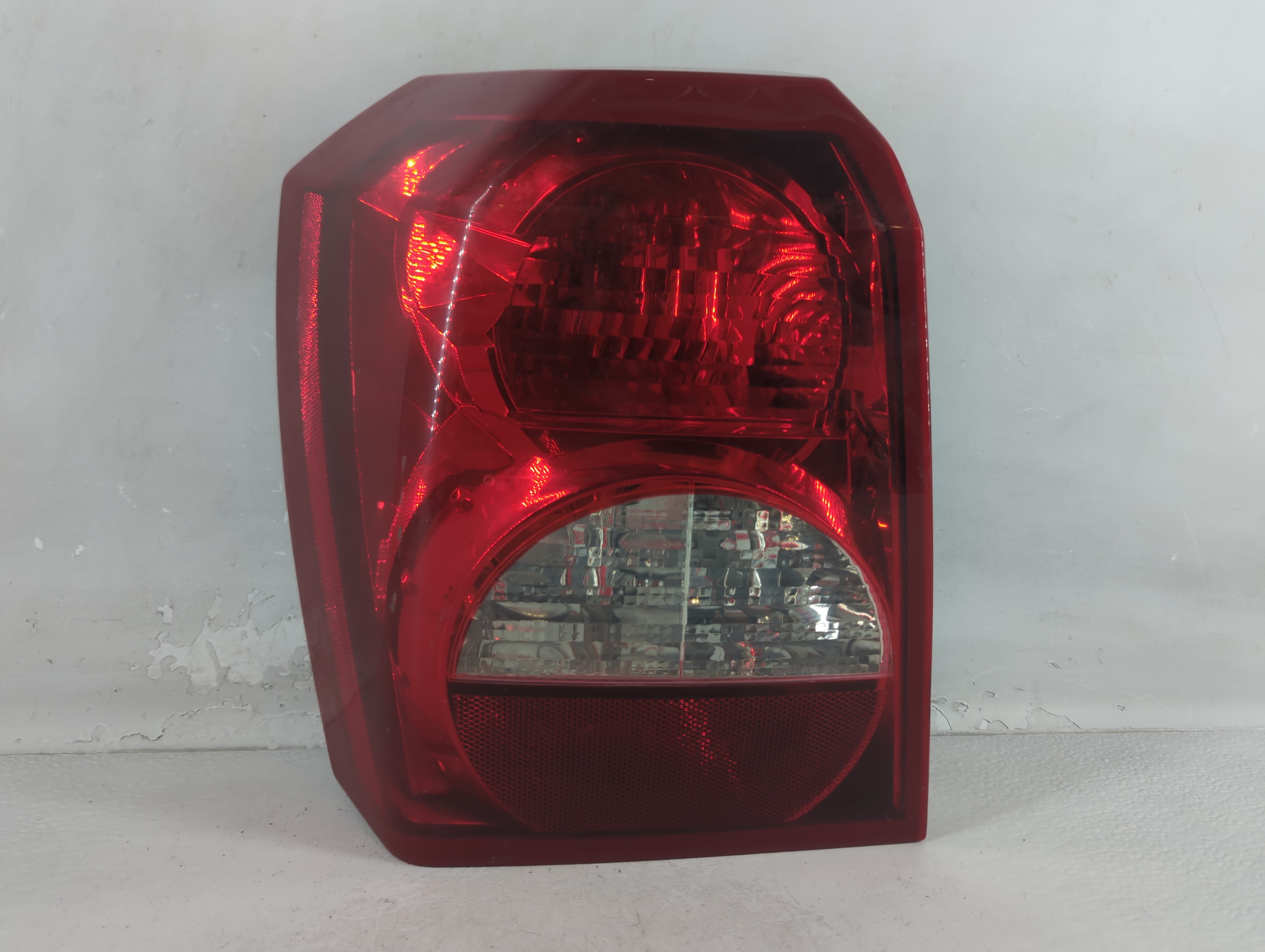 2008-2012 Dodge Caliber Driver Left Side Tail Light Taillight Oem 1049259 - Oemusedautoparts1.com