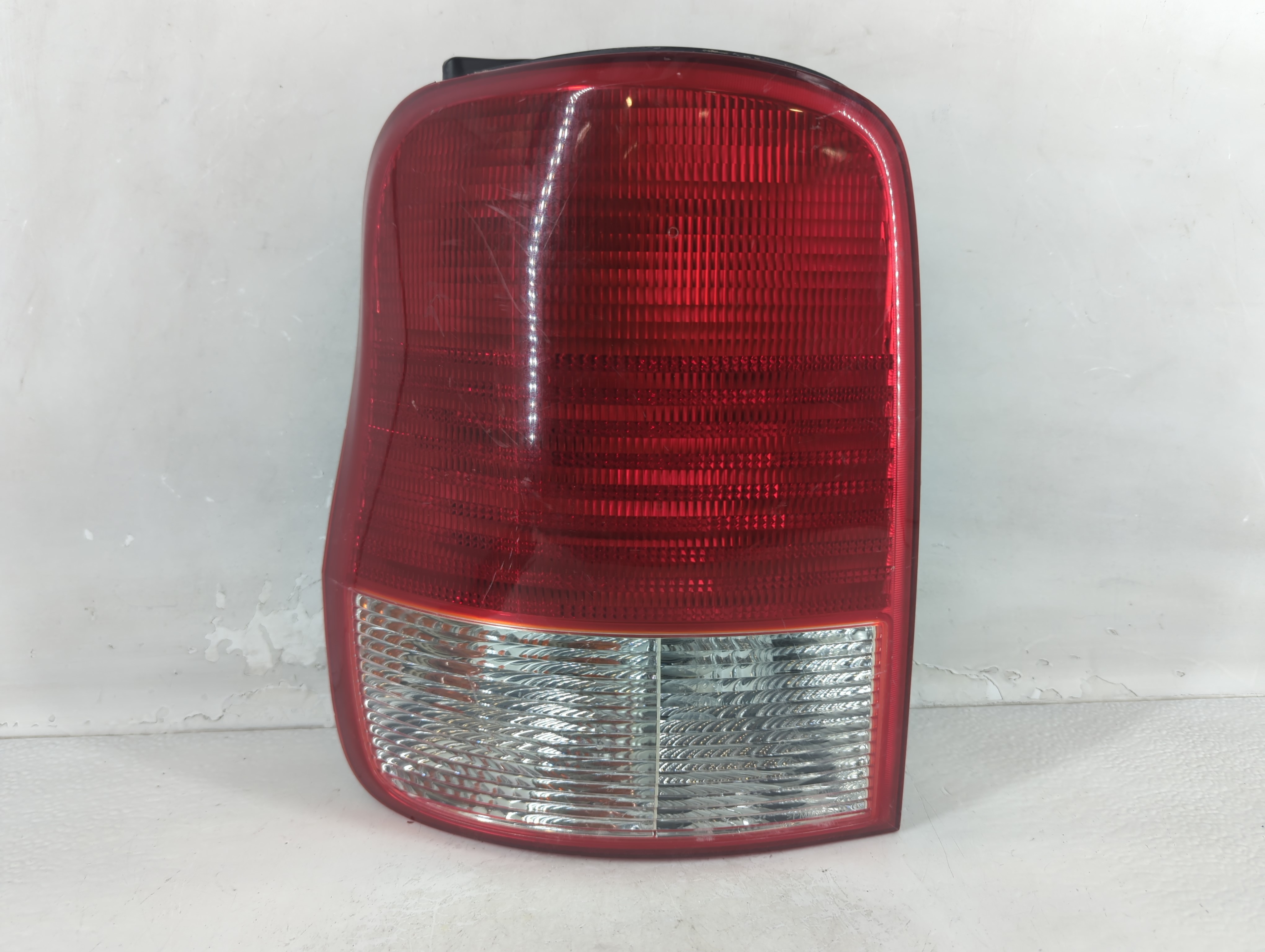 2000-2004 Volvo V40 Passenger Right Side Tail Light Taillight Oem 1049277 - Oemusedautoparts1.com