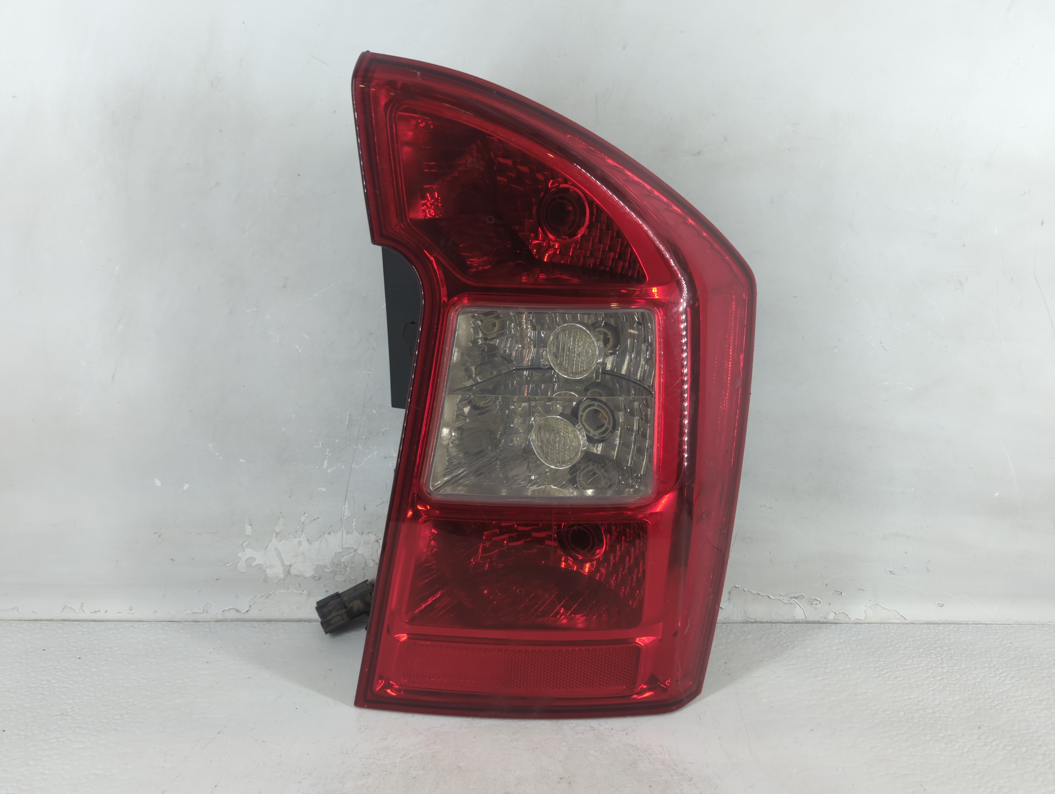 Picture of 2007-2012 Kia Rondo Passenger Right Side Tail Light Taillight Oem 1049280