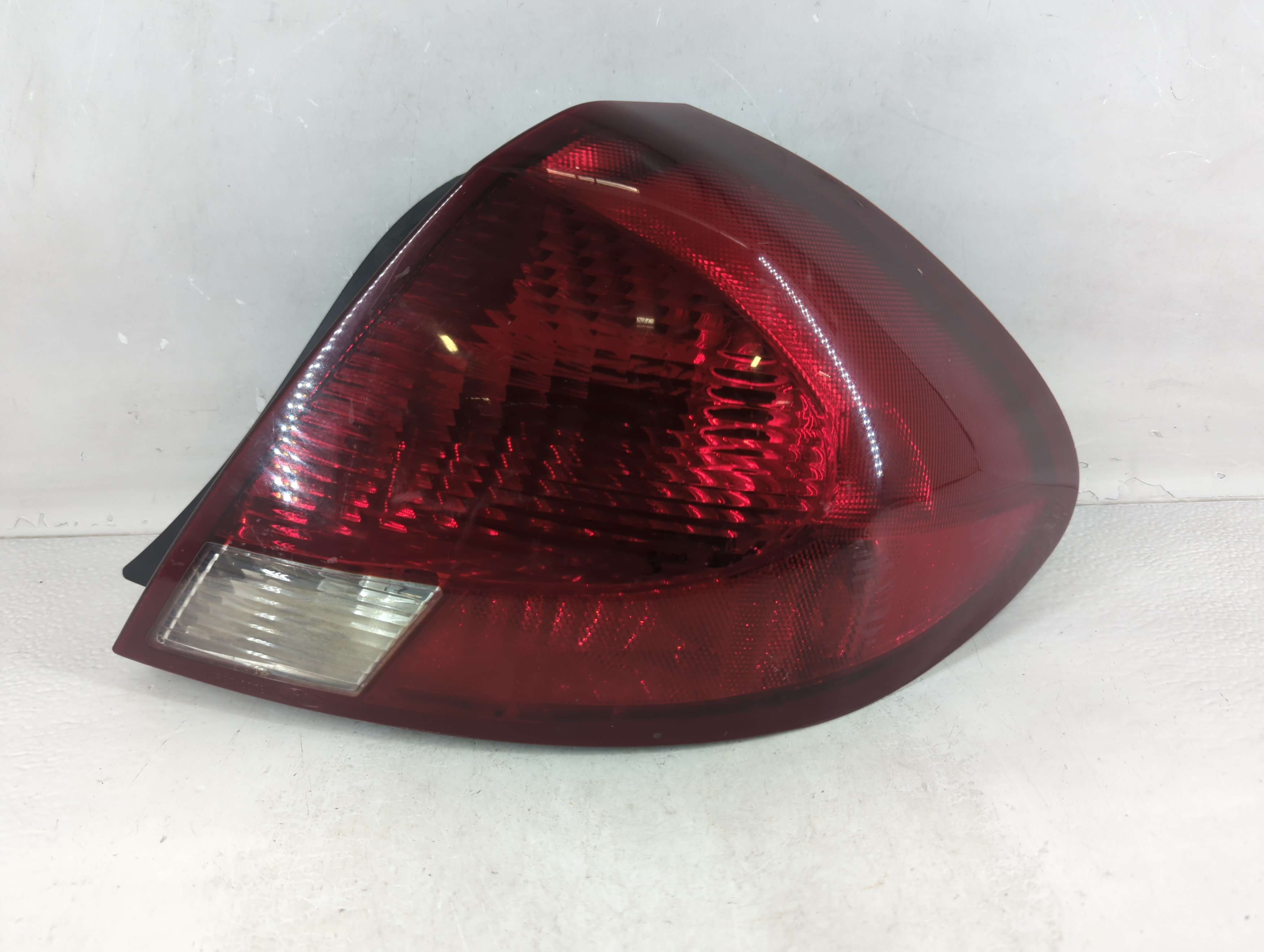2000-2005 Ford Taurus Passenger Right Side Tail Light Taillight Oem 1049313 - Oemusedautoparts1.com