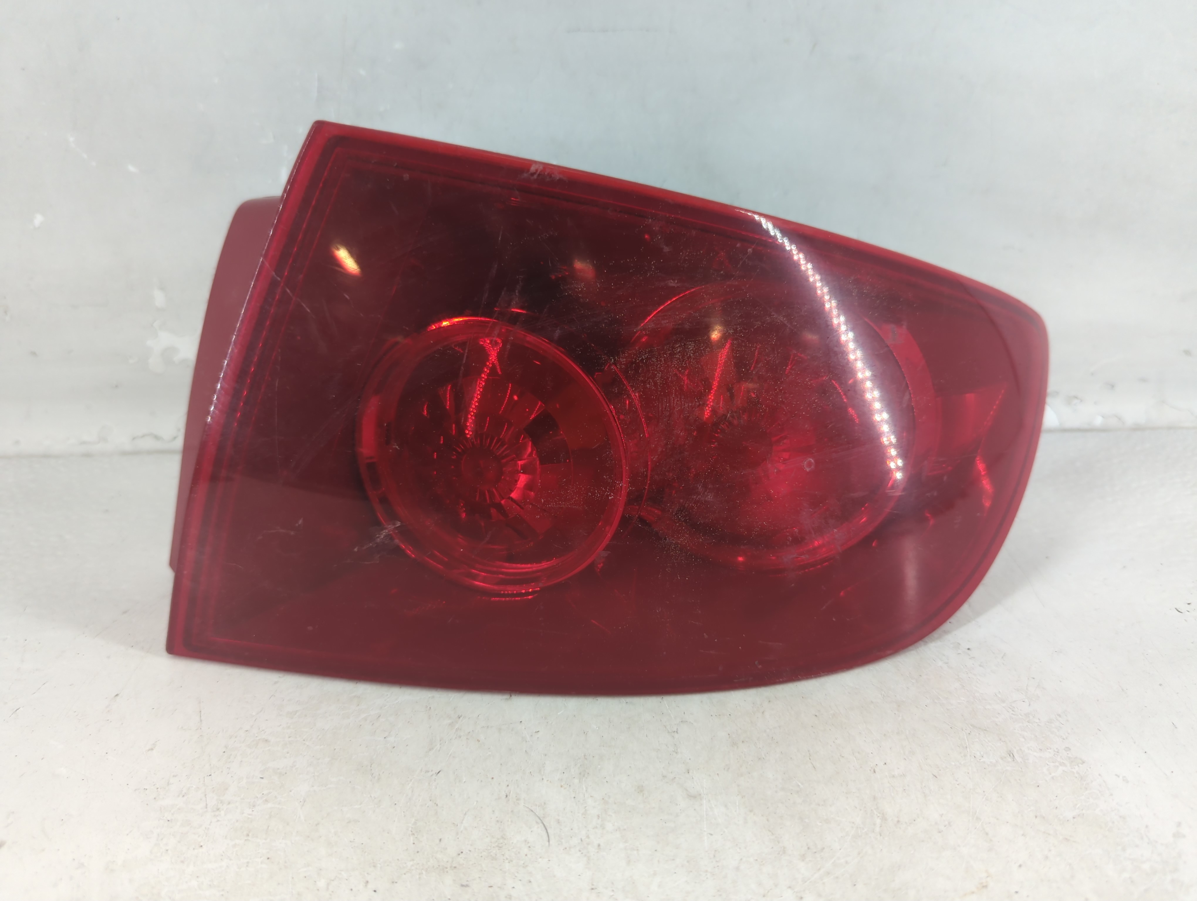 Picture of 2004-2006 Mazda 3 Passenger Right Side Tail Light Taillight Oem 1049317
