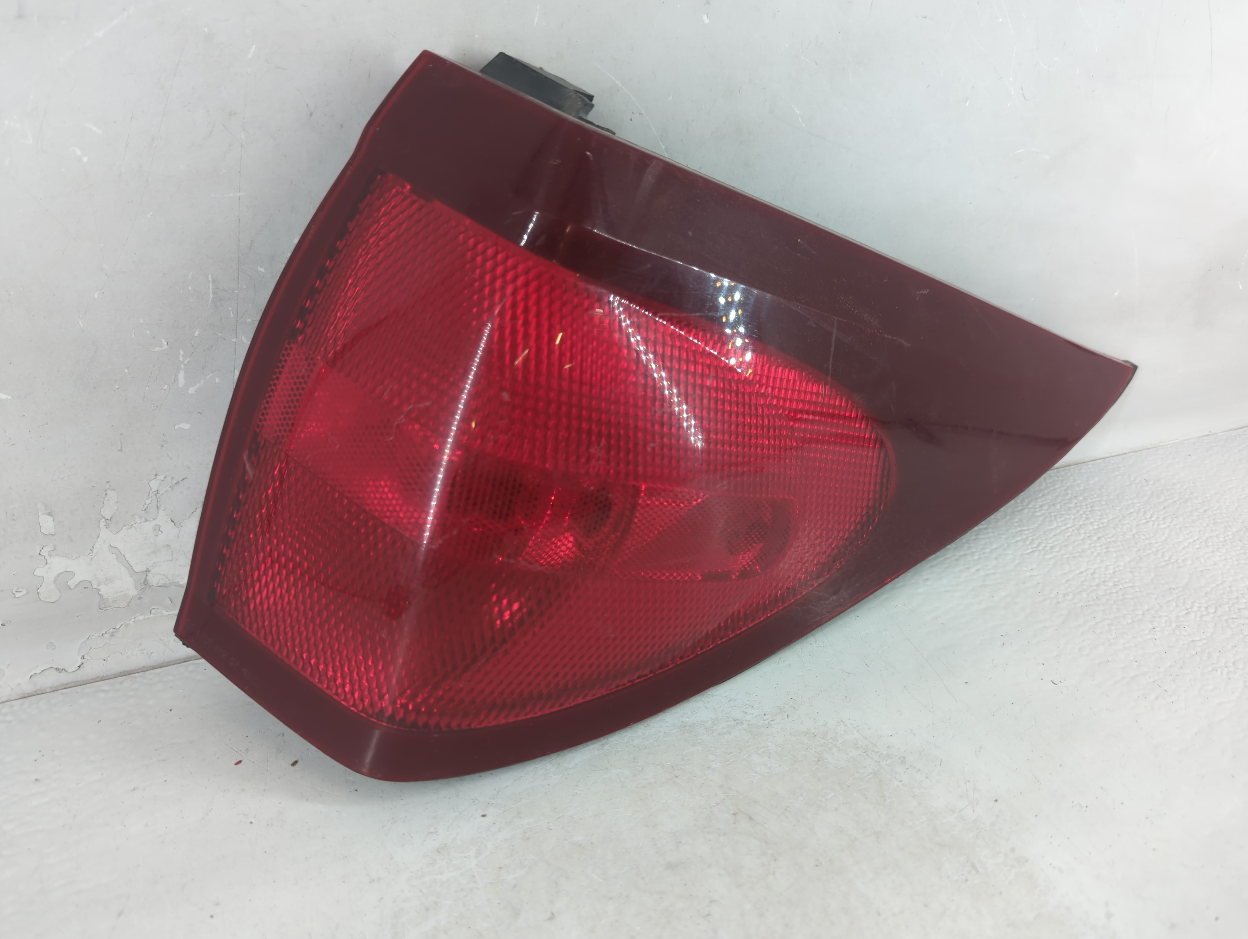 2004-2007 Buick Rendezvous Passenger Right Side Tail Light Taillight Oem 1049318 - Oemusedautoparts1.com