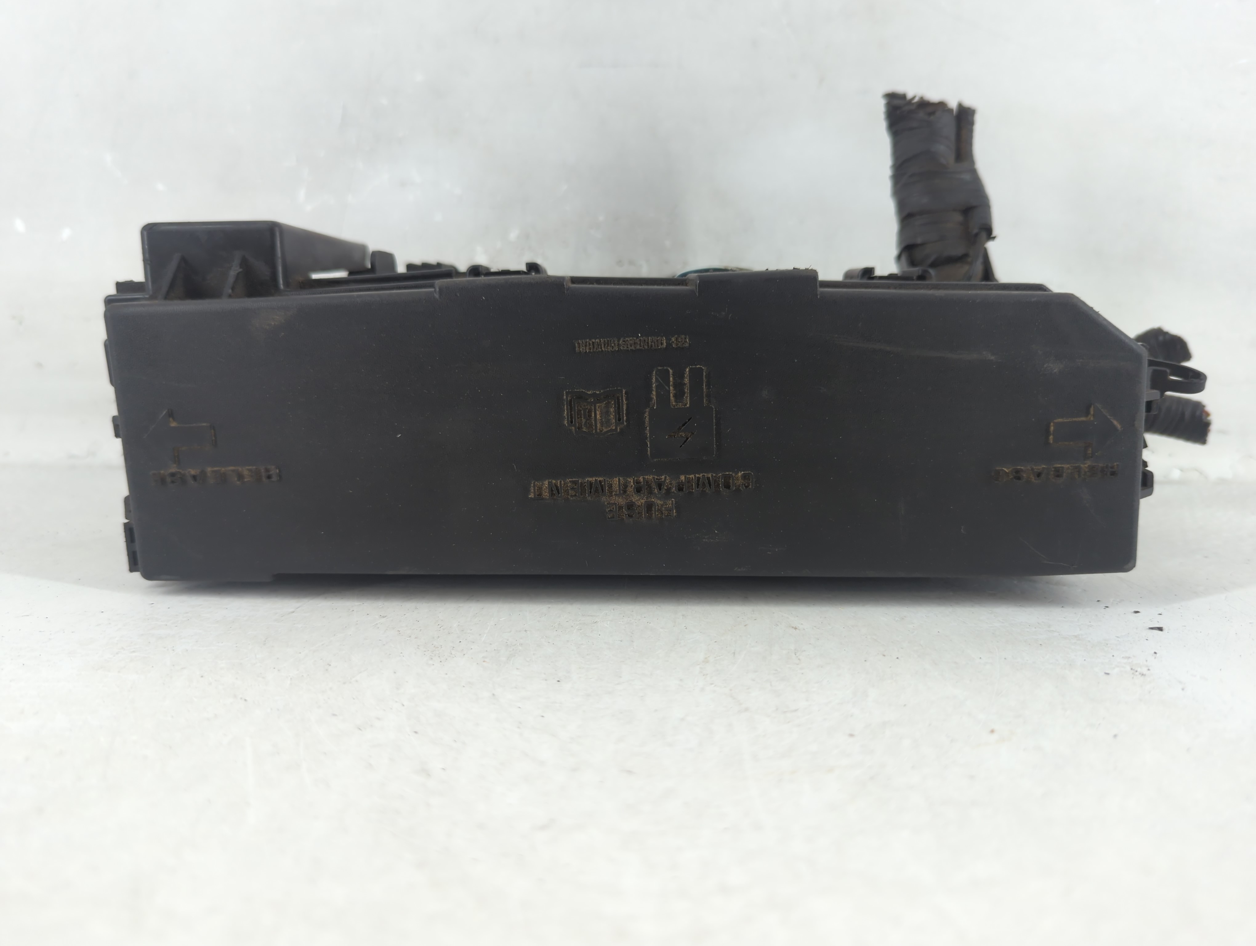 2008-2018 Ford Focus Fusebox Fuse Box Relay Module Tipm 8s4t-14a003 Ac 1049334 - Oemusedautoparts1.com