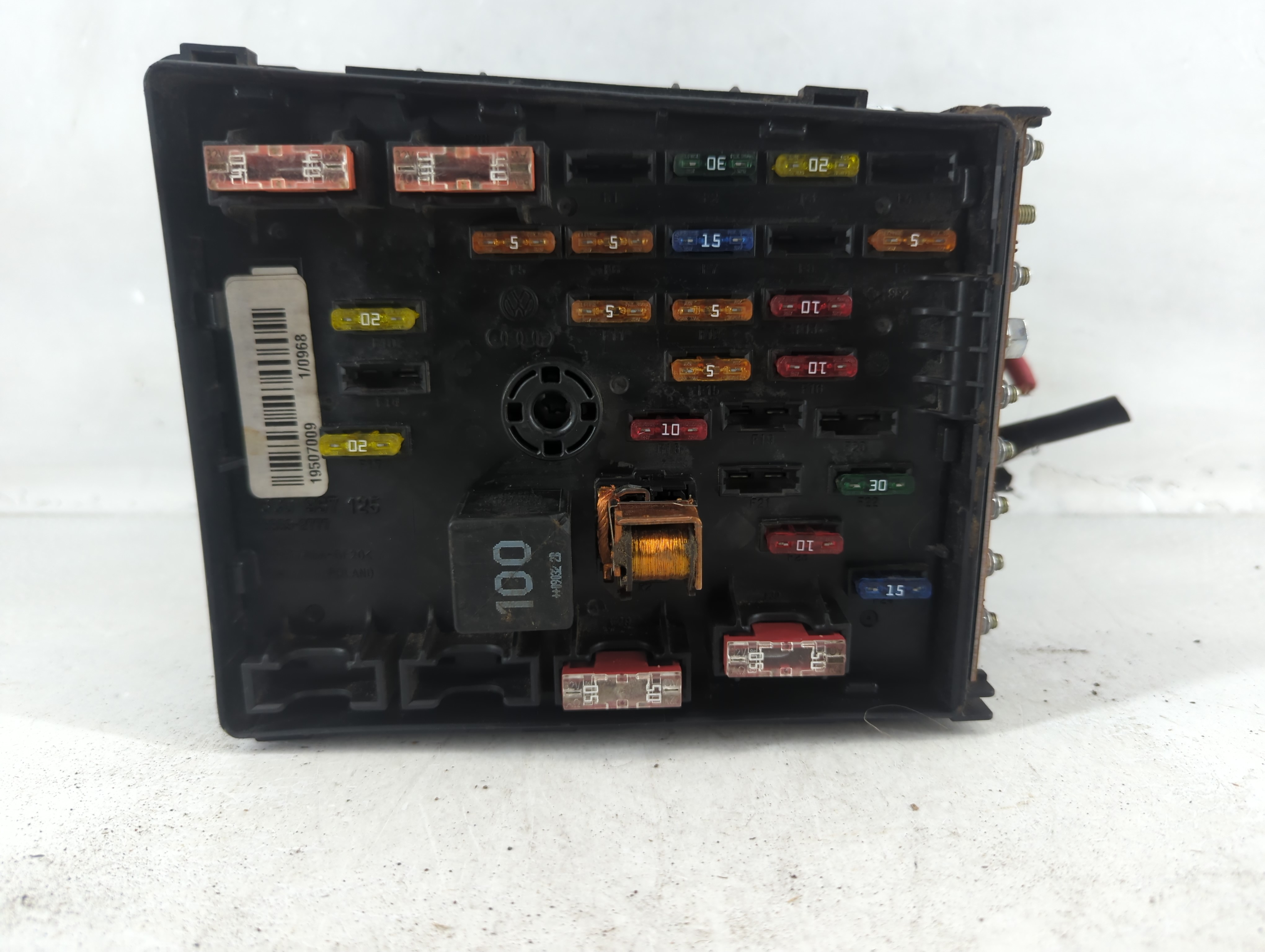 Picture of 2009-2012 Volkswagen Cc Fusebox Fuse Box Relay Module 1049394