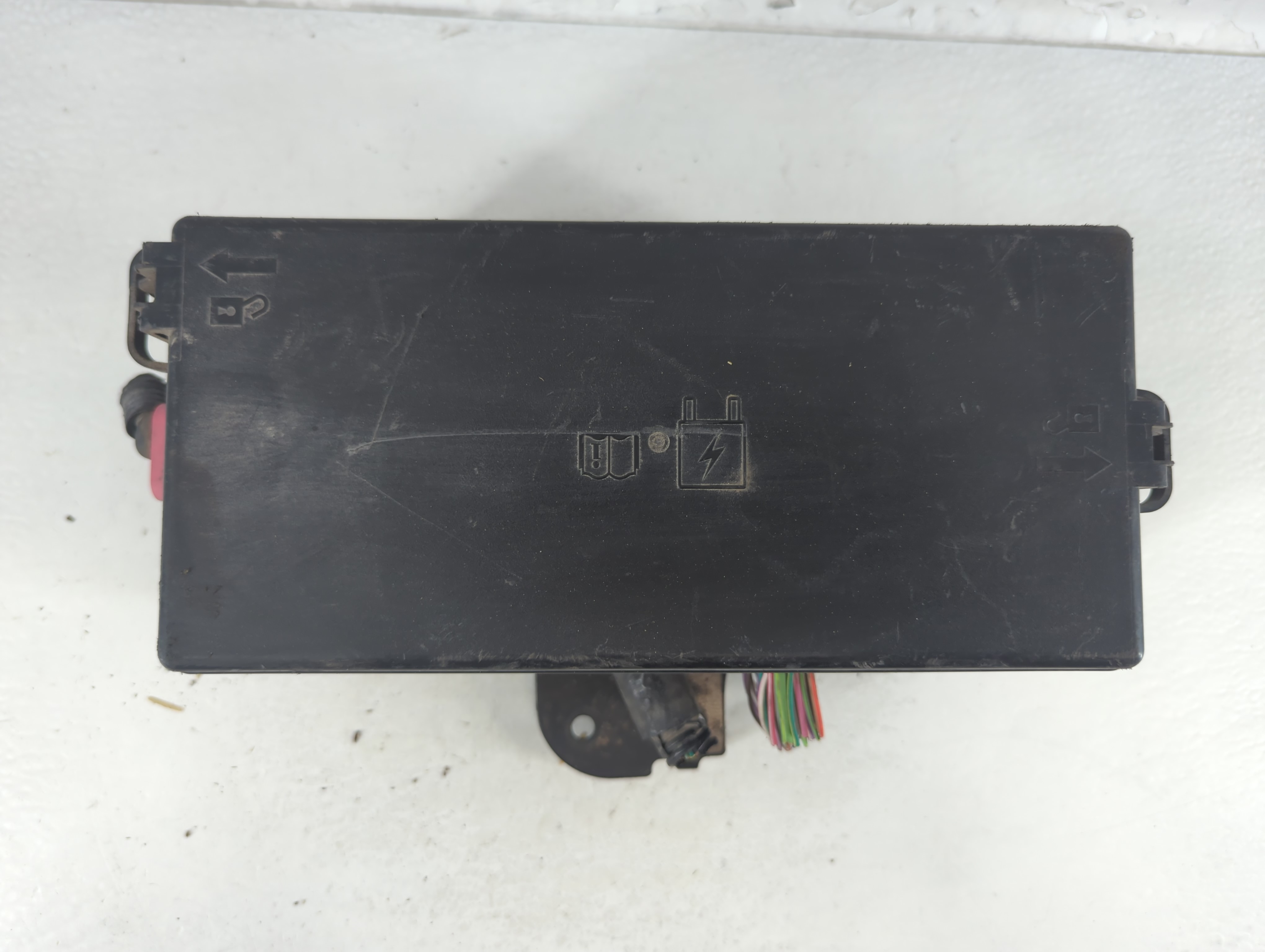 2007-2008 Ford Mustang Fusebox Fuse Box Relay Module 7r3t-14k001 Ad 1049399 - Oemusedautoparts1.com