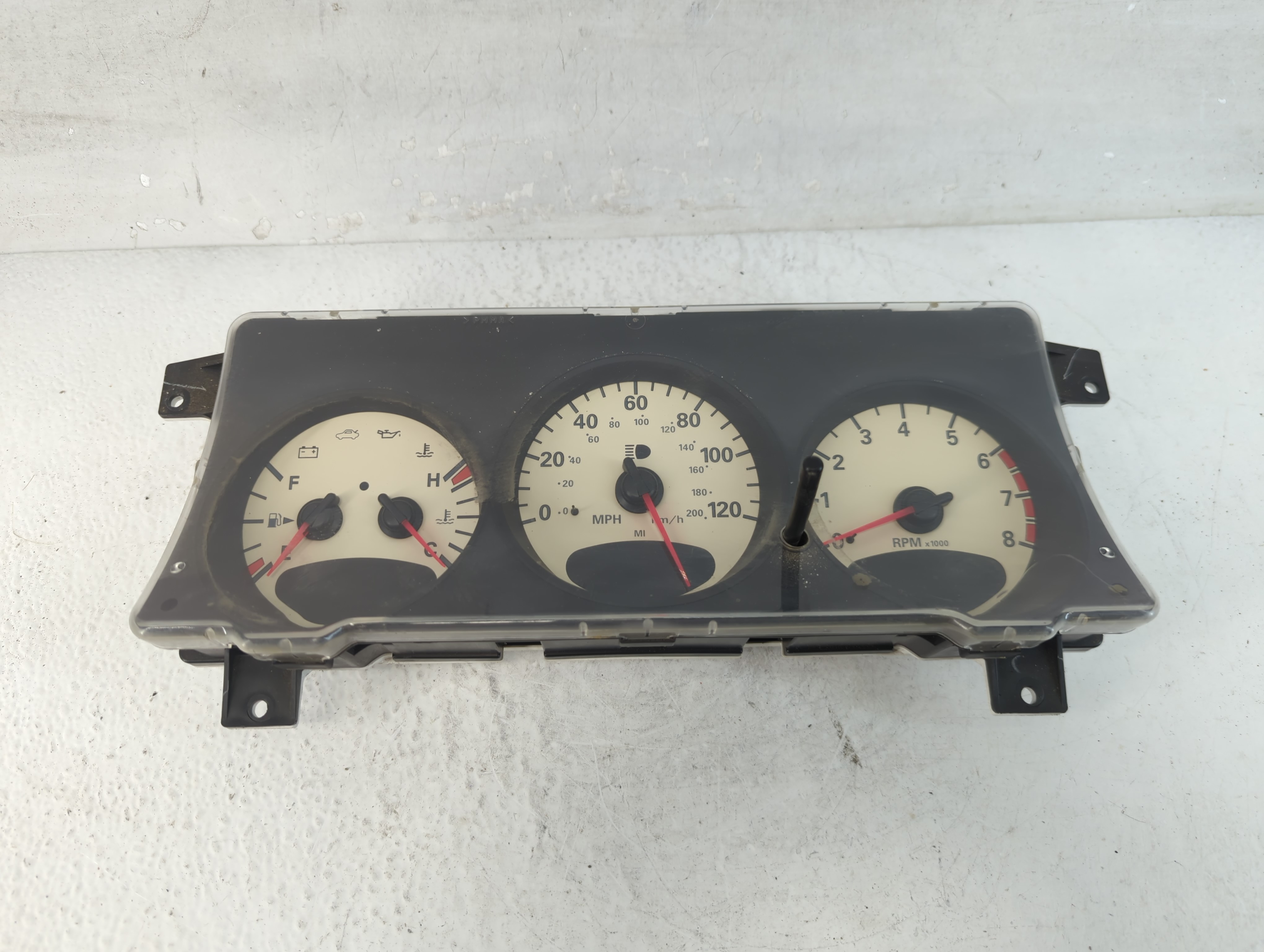 2004-2004 Chrysler Pt Cruiser Speedometer Instrument Cluster Gauges 1049408 - Oemusedautoparts1.com