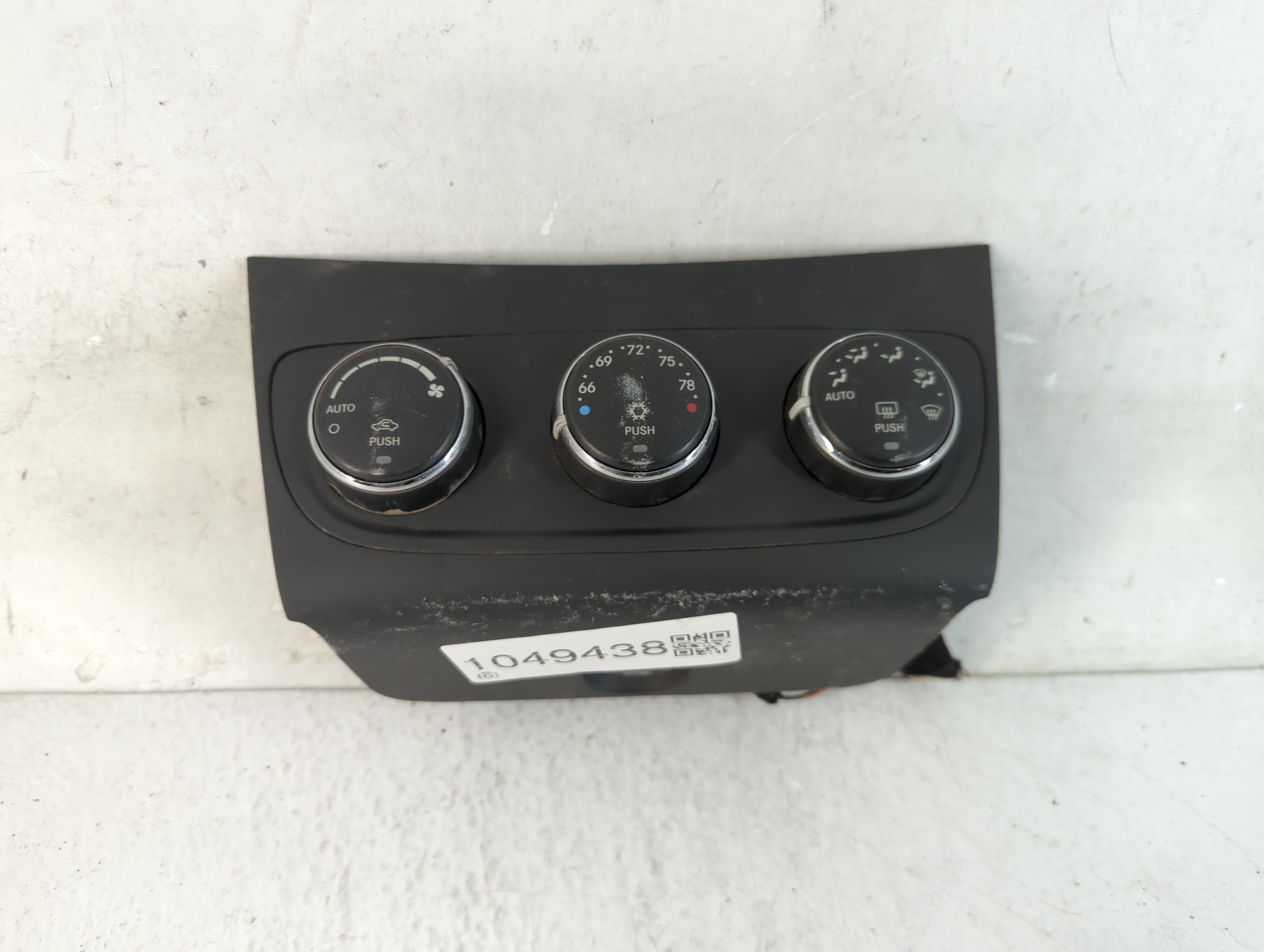 2011-2014 Dodge Avenger Ac Heater Climate Control P55111888ai 1049438 - Oemusedautoparts1.com