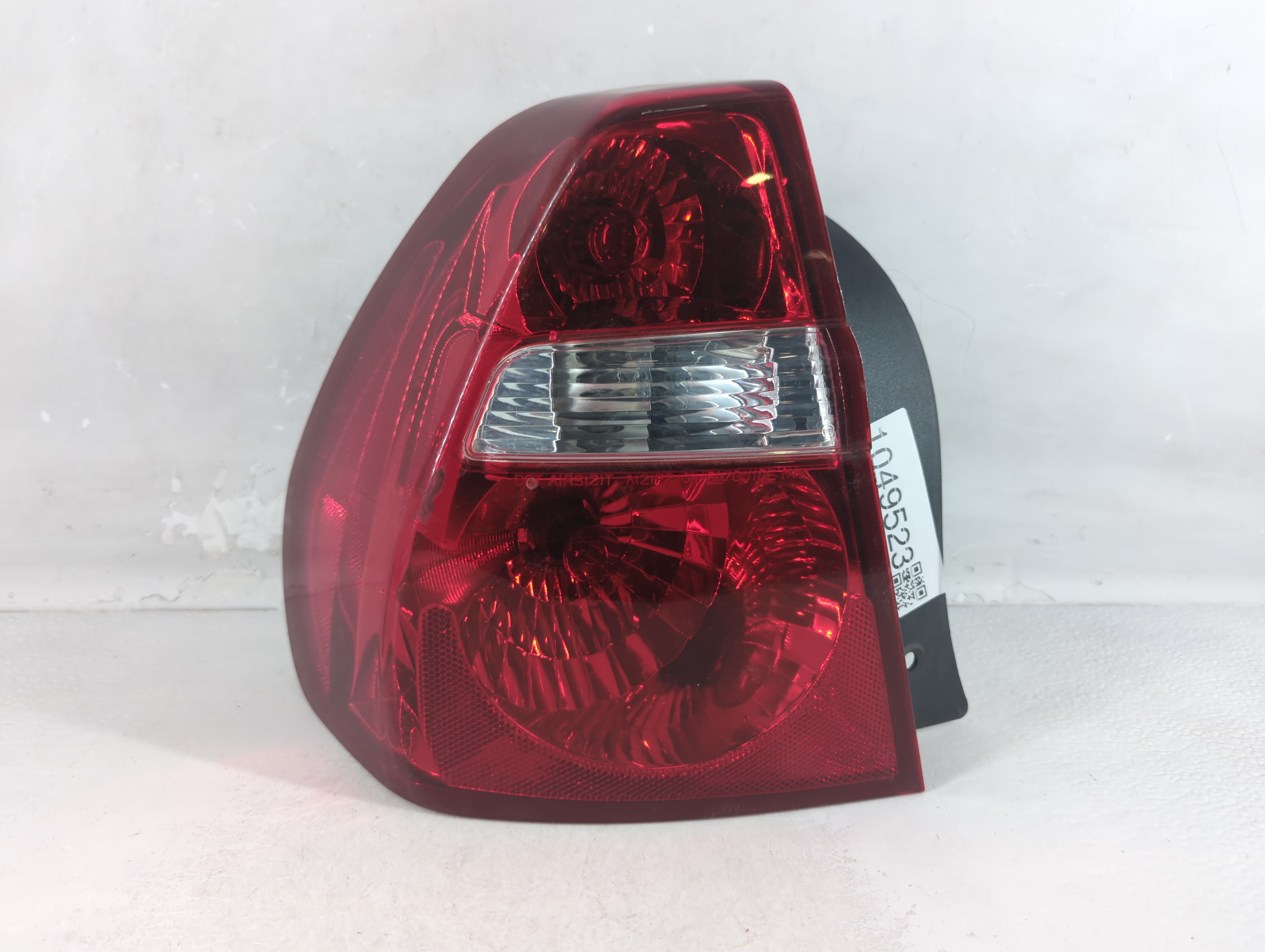 Picture of 2004-2008 Chevrolet Malibu Driver Left Side Tail Light Taillight Oem 1049523