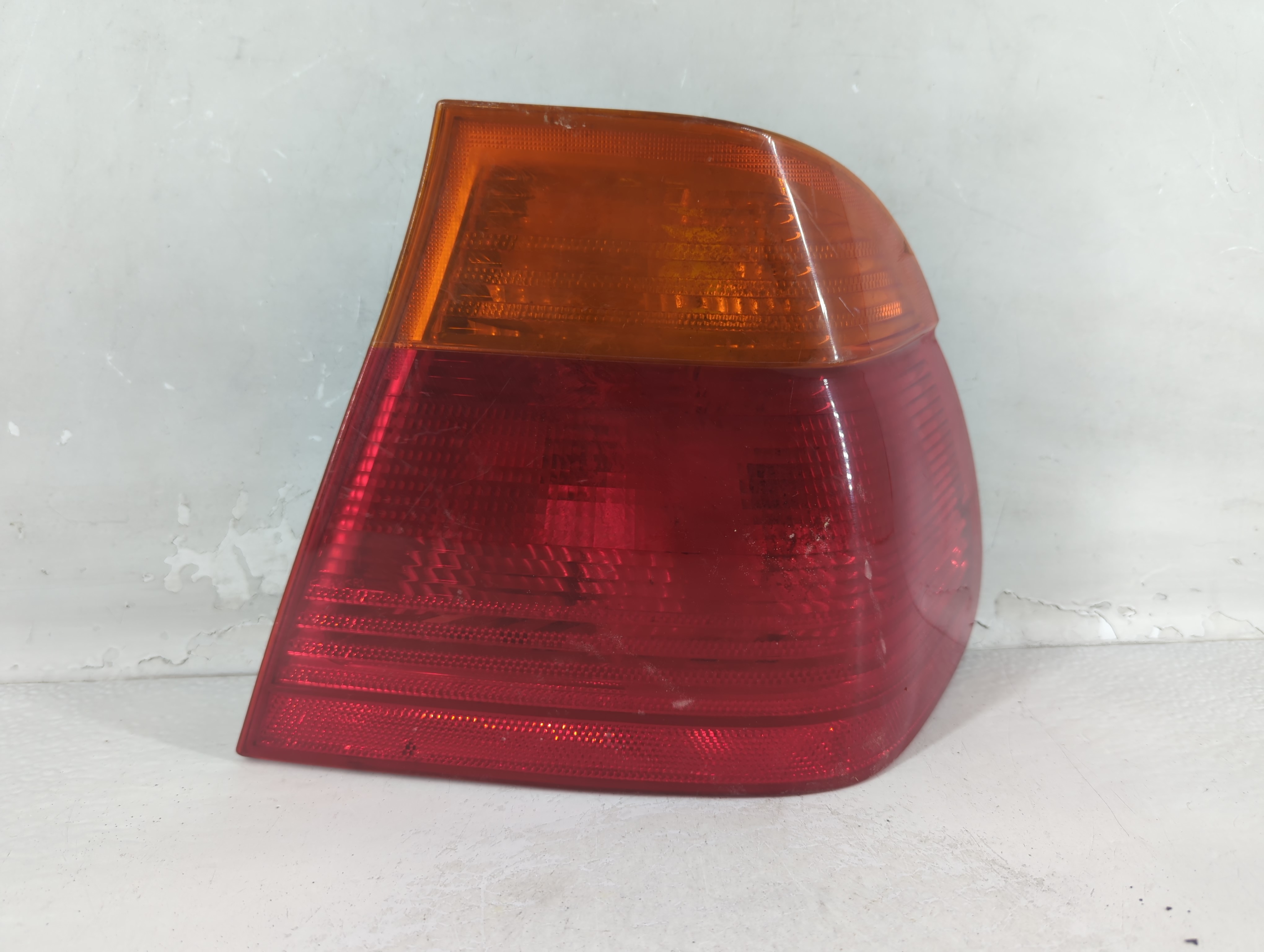 2000-2000 Bmw 323i Passenger Right Side Tail Light Taillight Oem 1049526 - Oemusedautoparts1.com