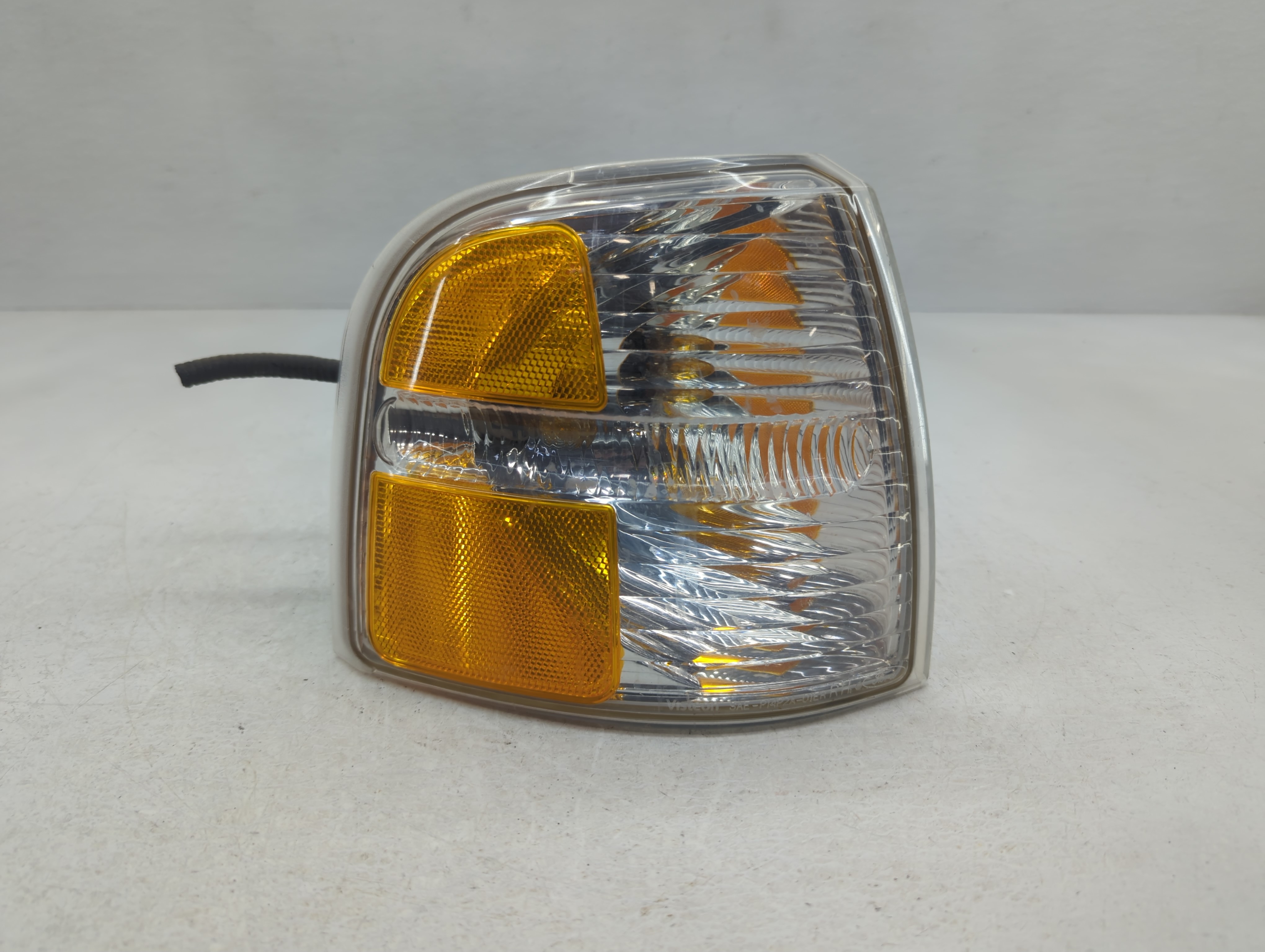 2002-2005 Ford Explorer Driver Left Oem Head Light Headlight Lamp 1049532 - Oemusedautoparts1.com