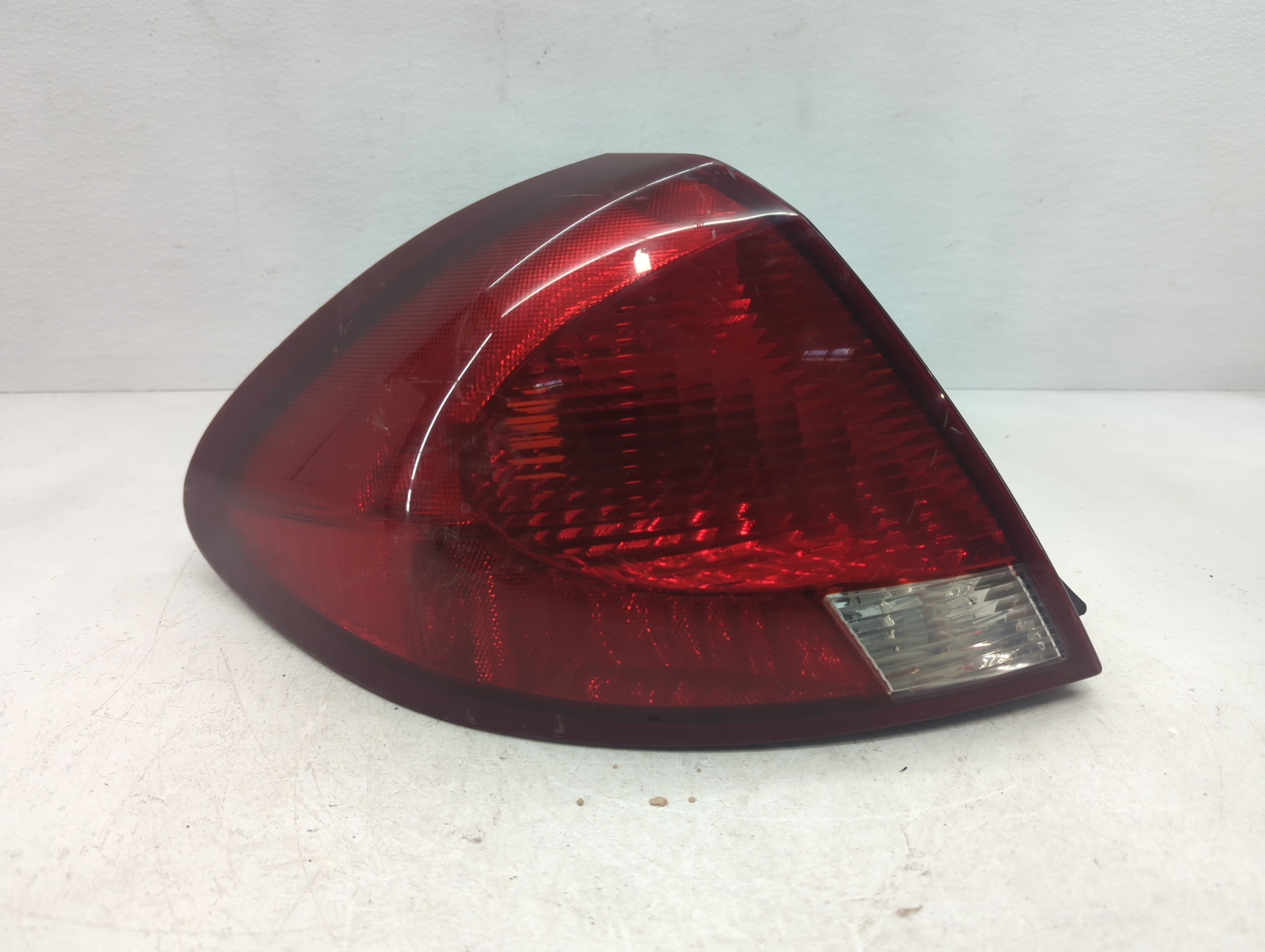 2003-2003 Ford Taurus Driver Left Side Tail Light Taillight Oem 1049533 - Oemusedautoparts1.com
